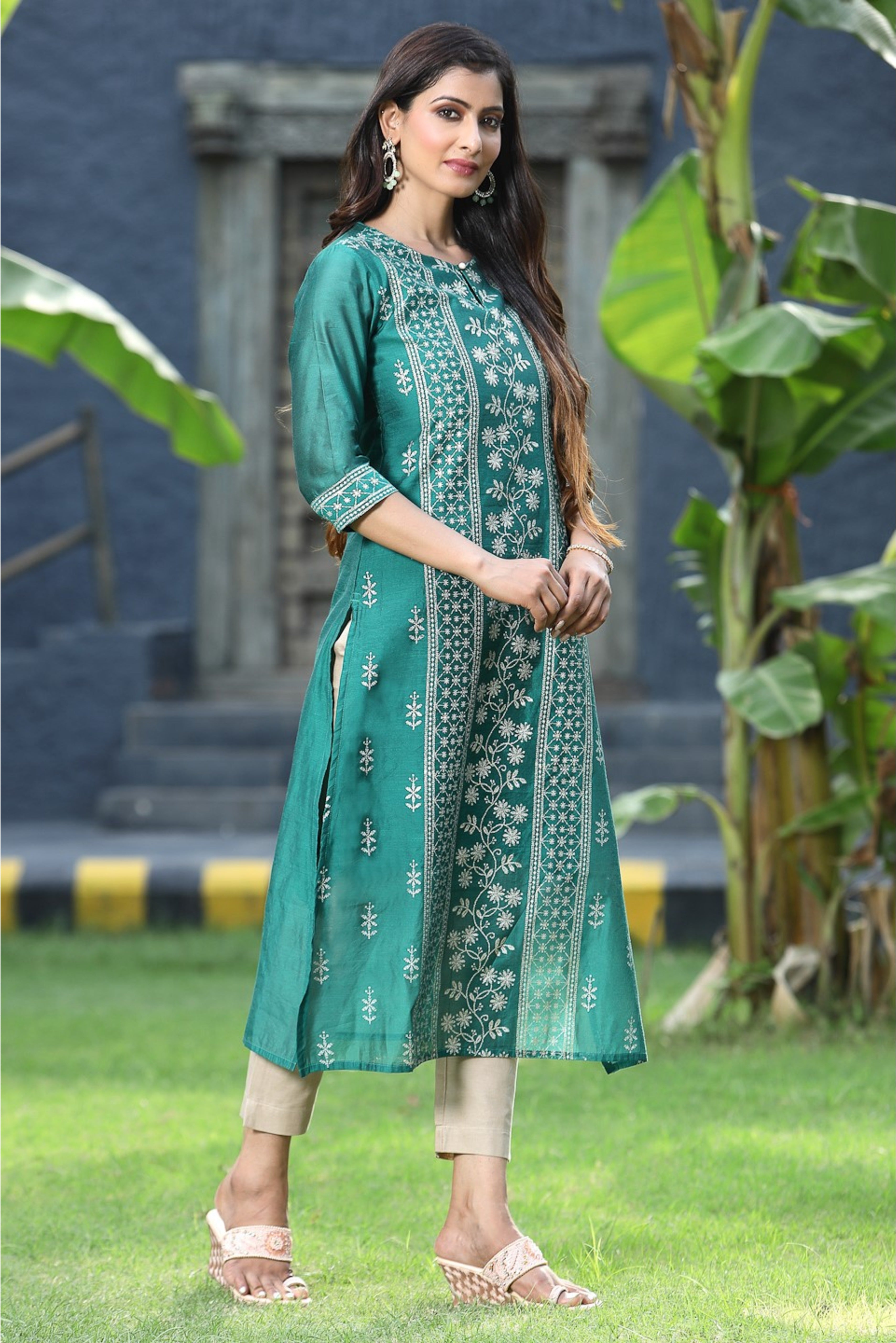 Juniper Rama Green Ethnic Motif Printed Modal Chanderi Kurta With Buttons.