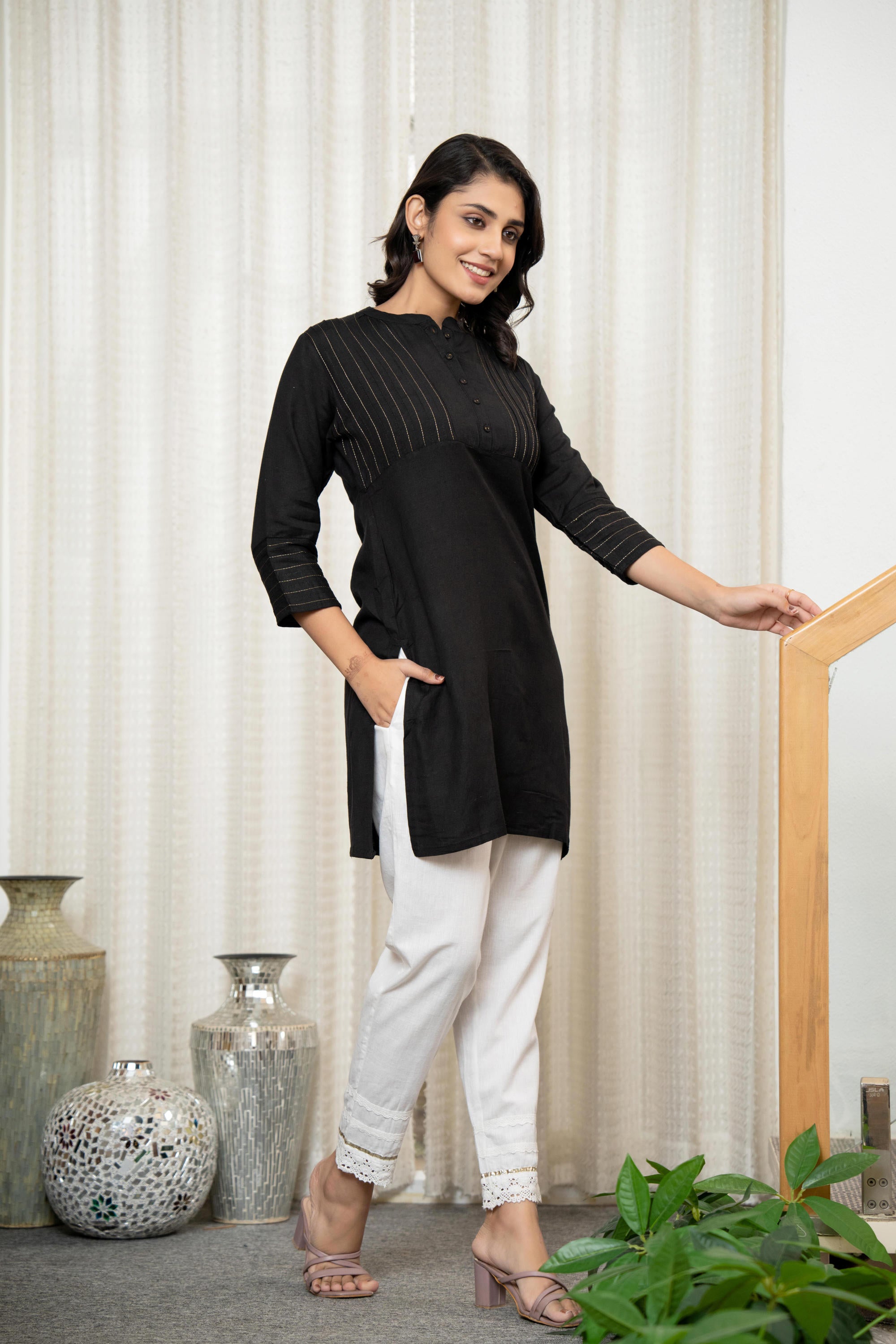 Black Soild Liva Rayon Kurta With Thread Work & Buttons