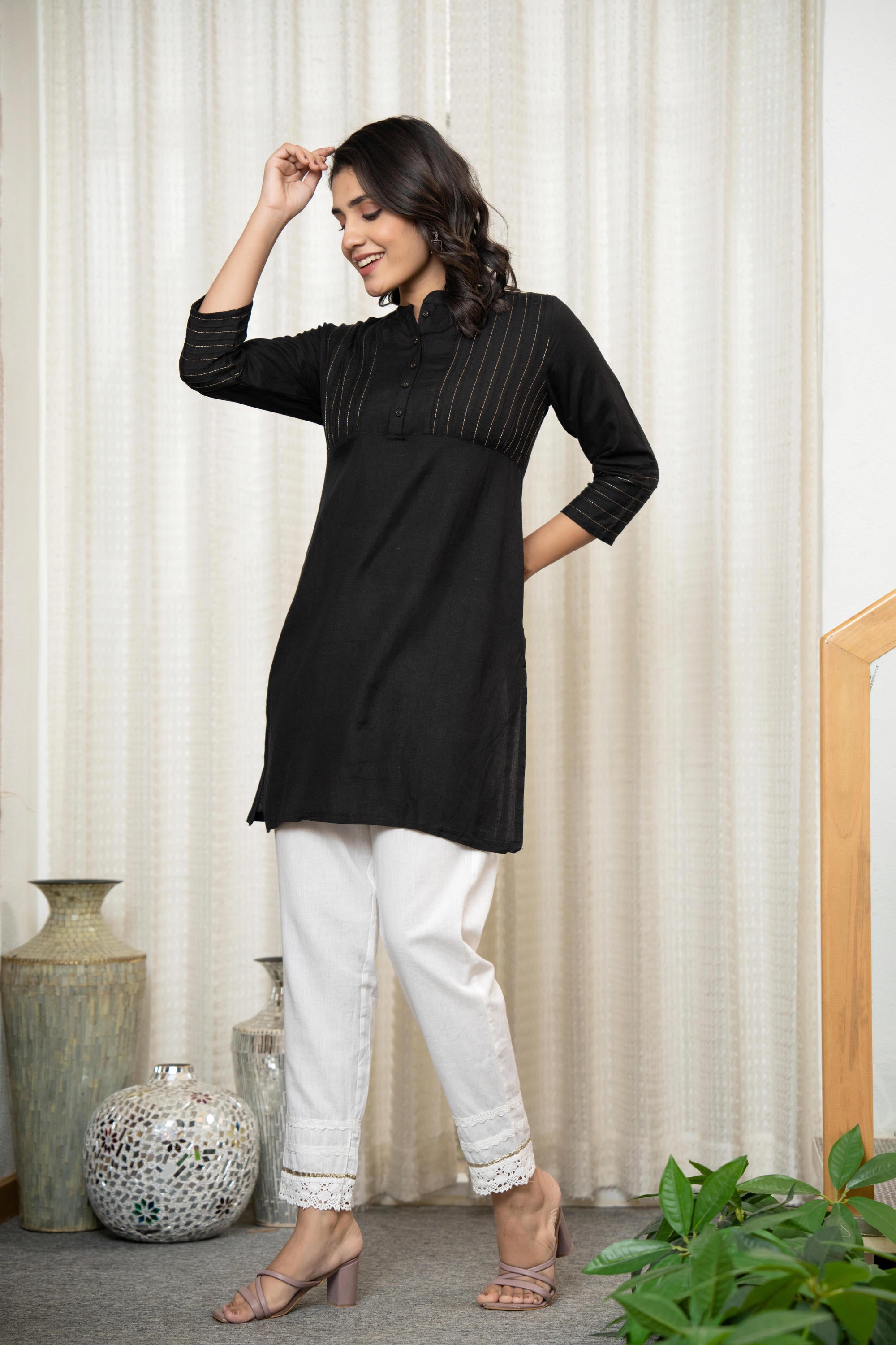 Black Soild Liva Rayon Kurta With Thread Work & Buttons