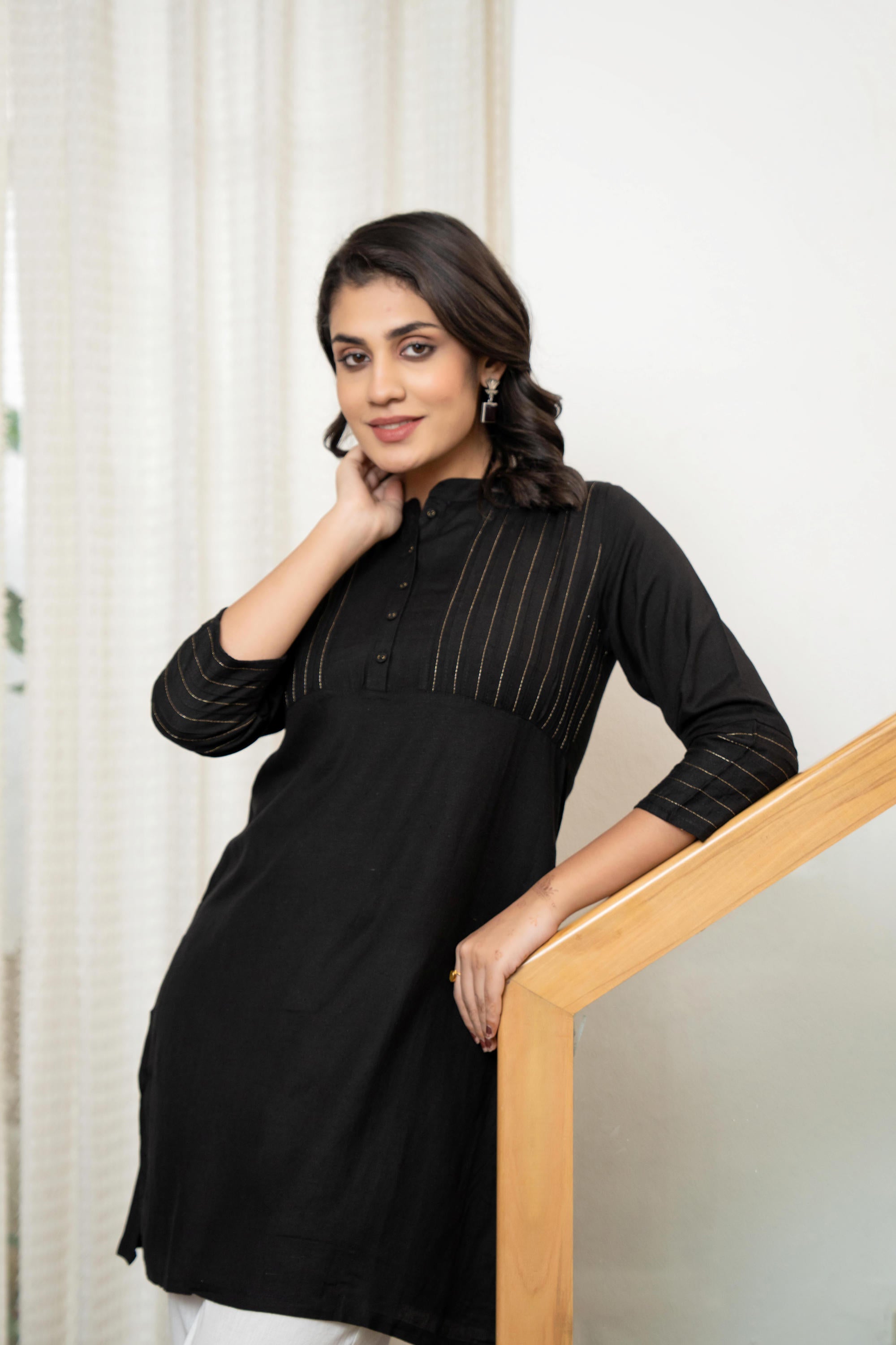 Black Soild Liva Rayon Kurta With Thread Work & Buttons