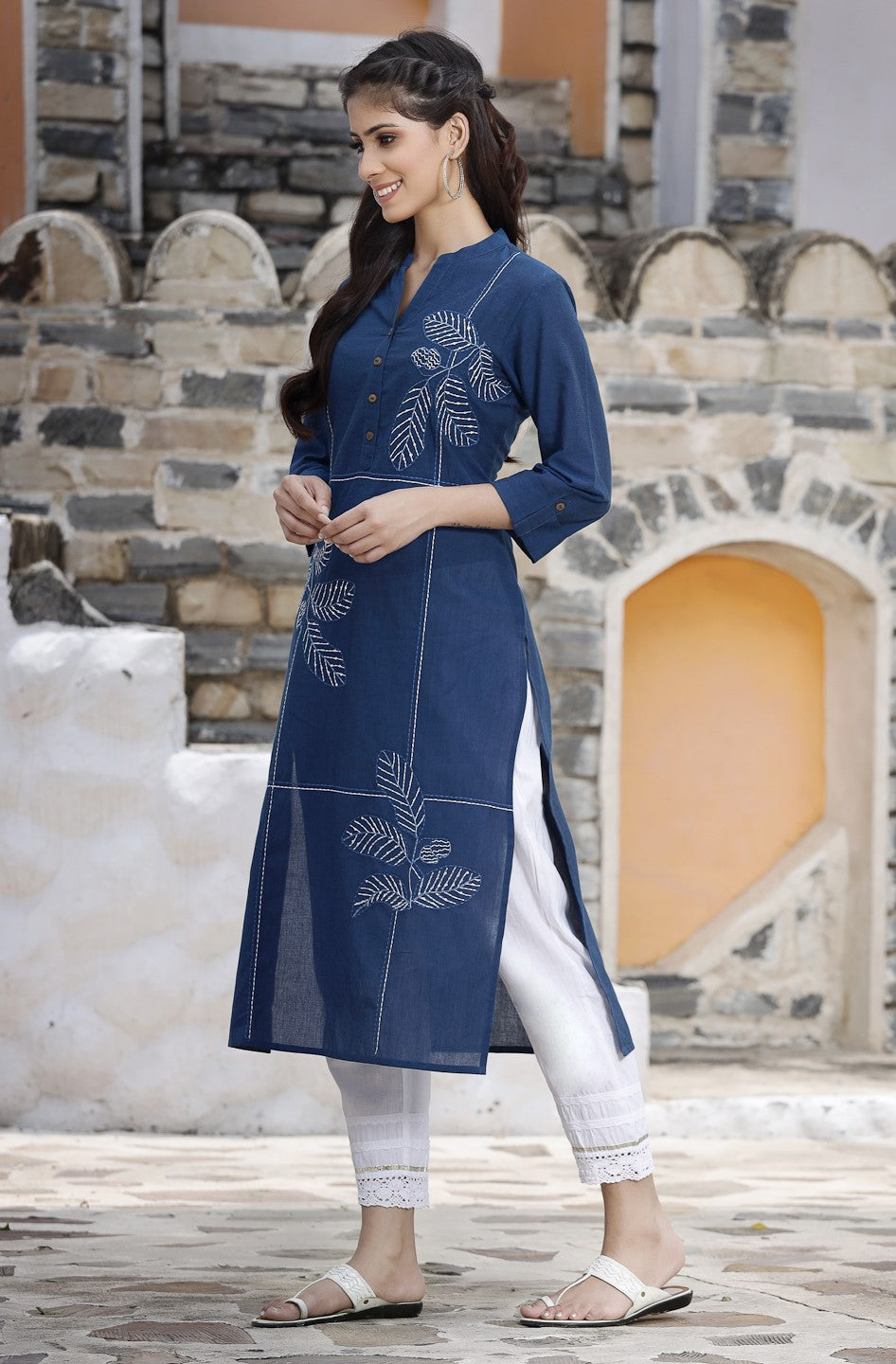 Royal Blue Thread Embroidered Cotton Kurta With Buttons