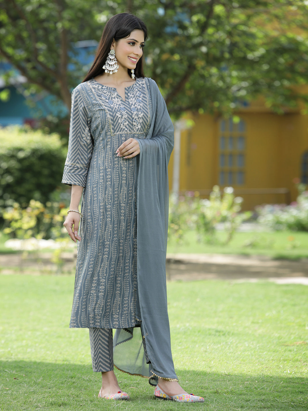 Juniper Grey Ethnic Motif Printed Muslin with Zari Embroidery Kurta Pants & Chiffon Dupatta Set.