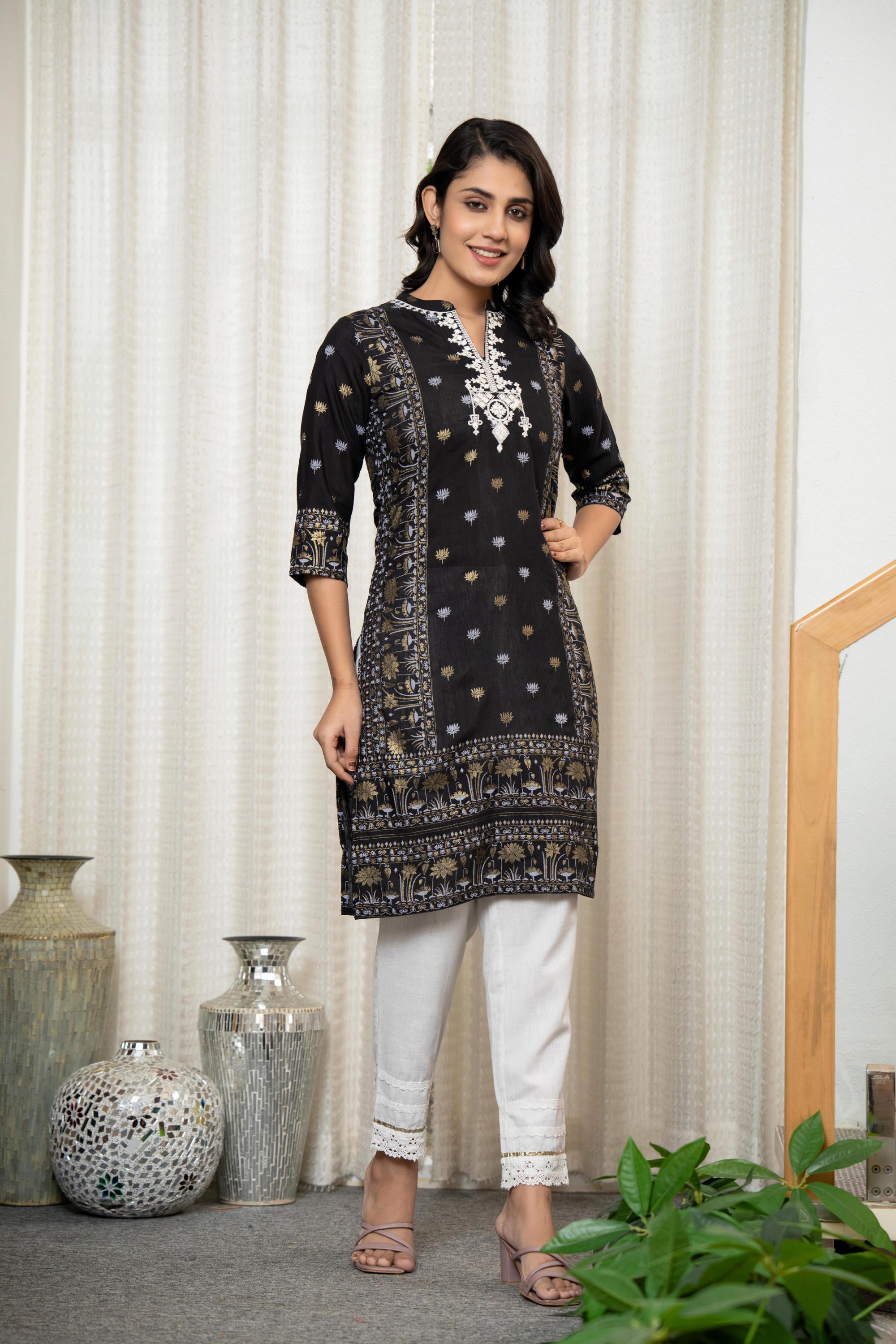 Black Floral Printed Liva Rayon Kurta With Thread Work