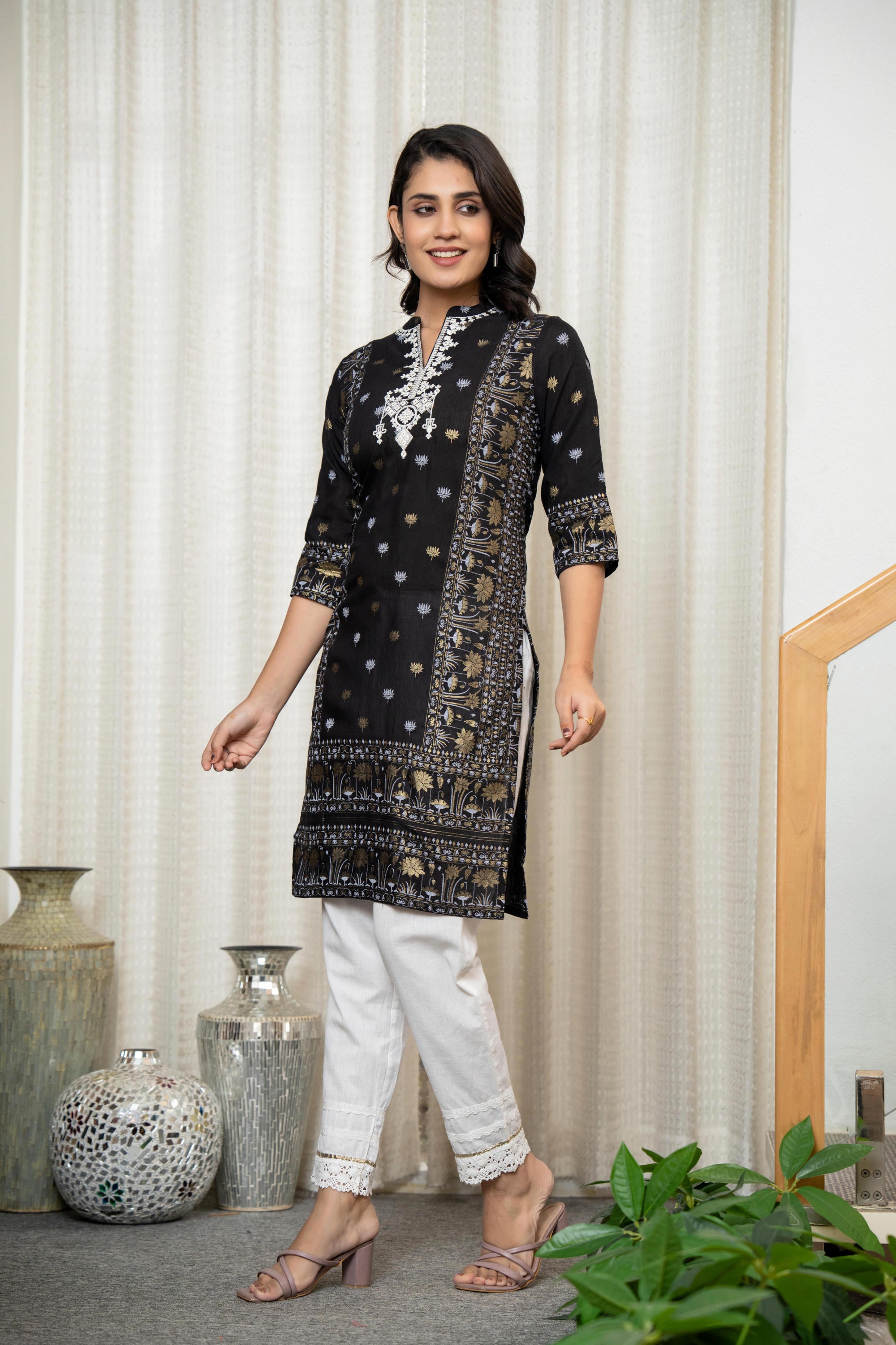 Black Floral Printed Liva Rayon Kurta With Thread Work