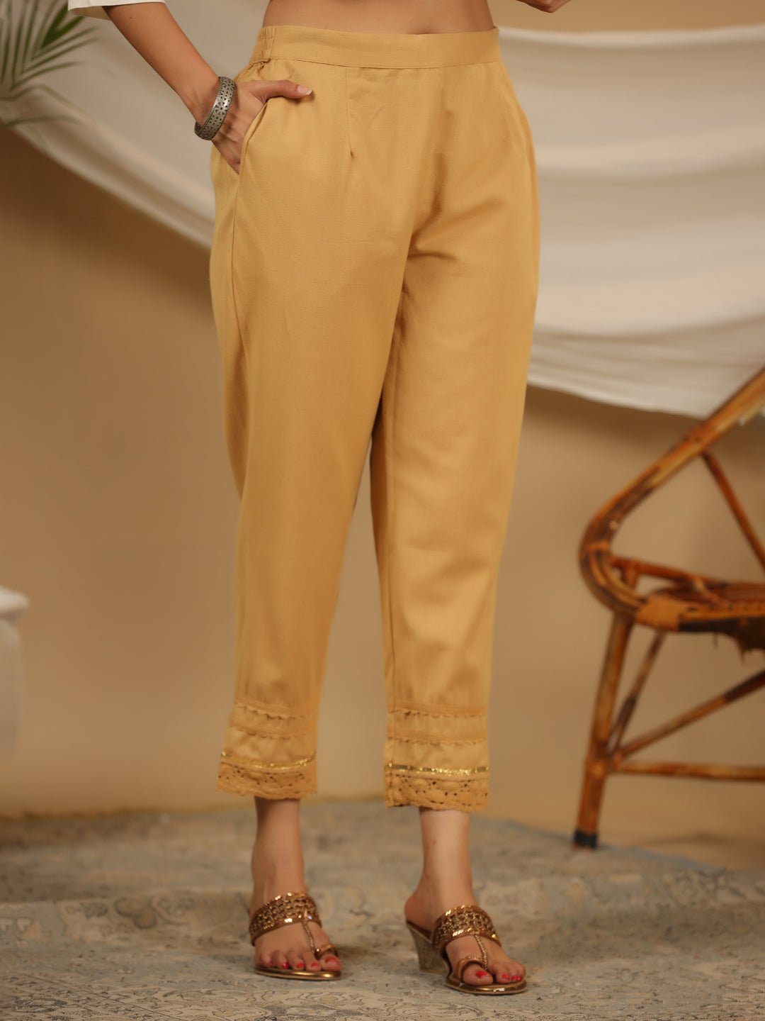 Pin by Anum Siyal on Fashion design clothes | Women trousers design, Womens  pants design, Trouser designs