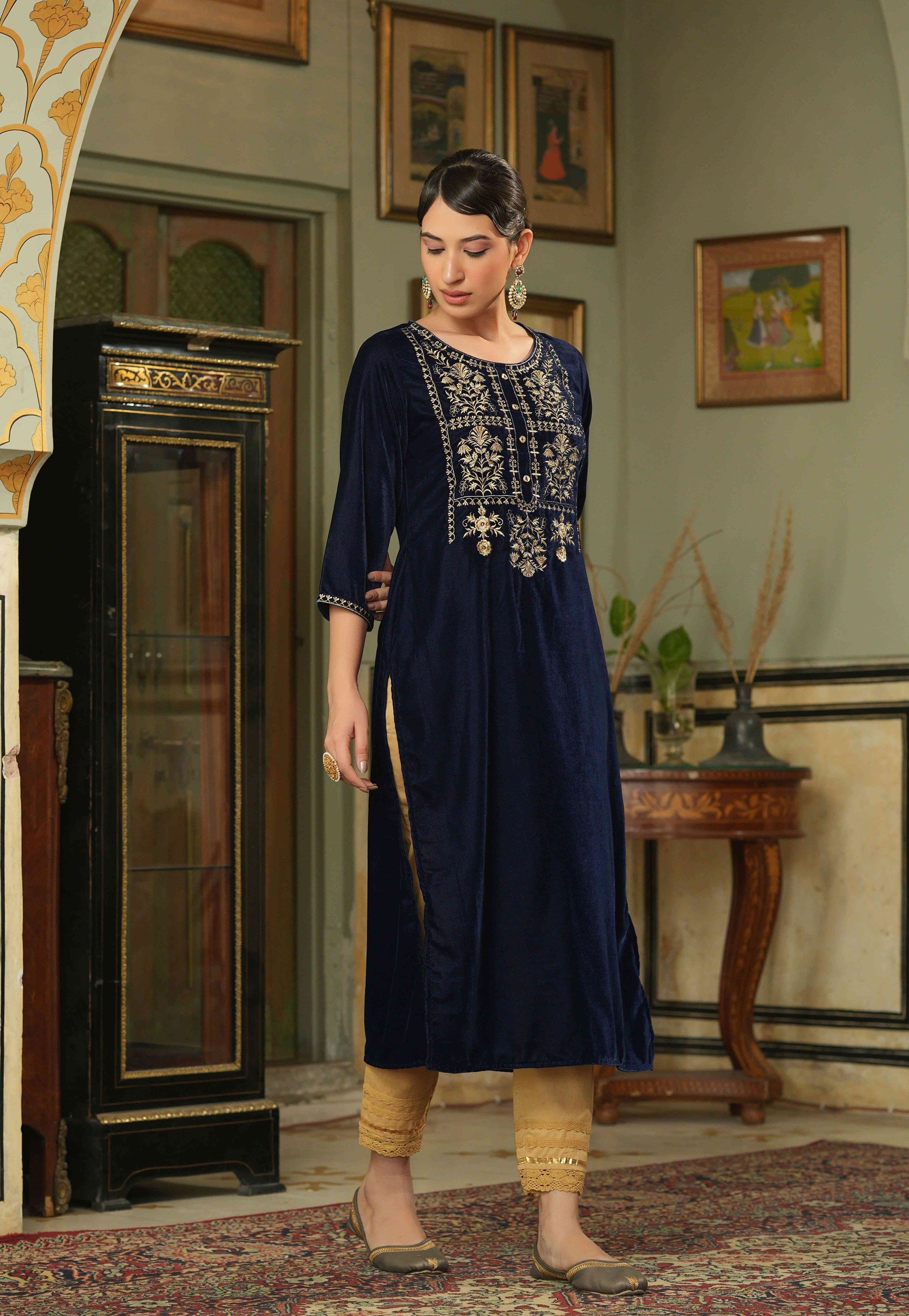 Navy Soild Velvet Kurta With Zari Work & Buttons