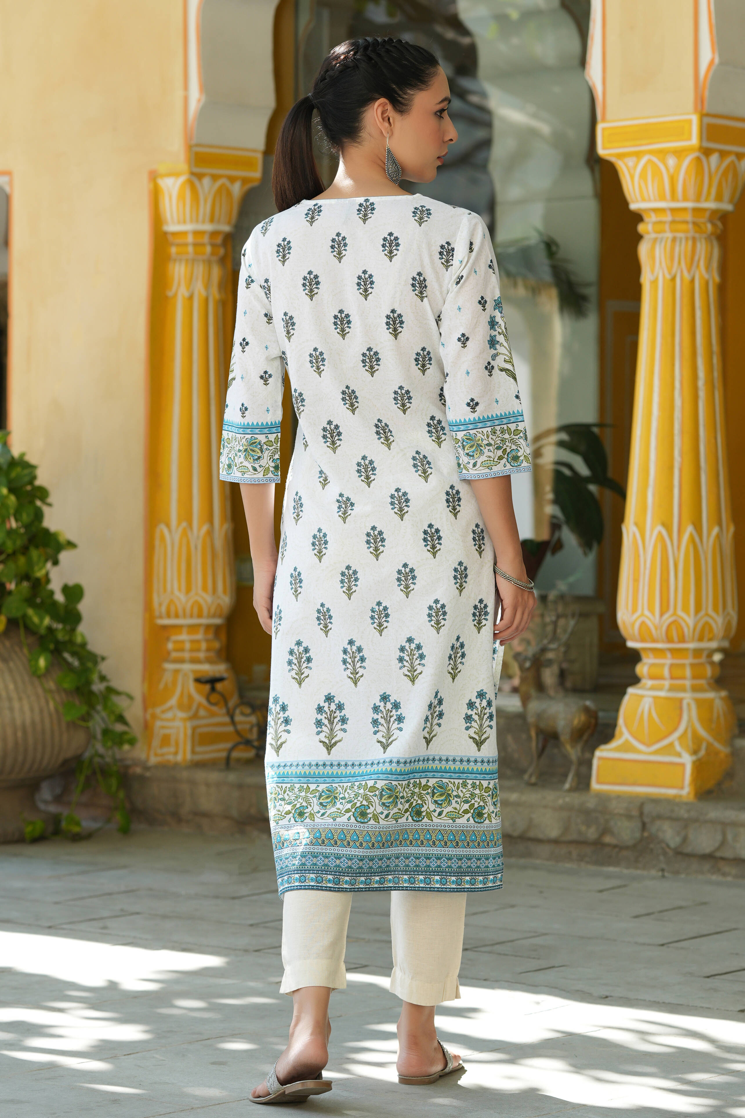 Juniper Women's Blue Placement Printed Straight Kurta