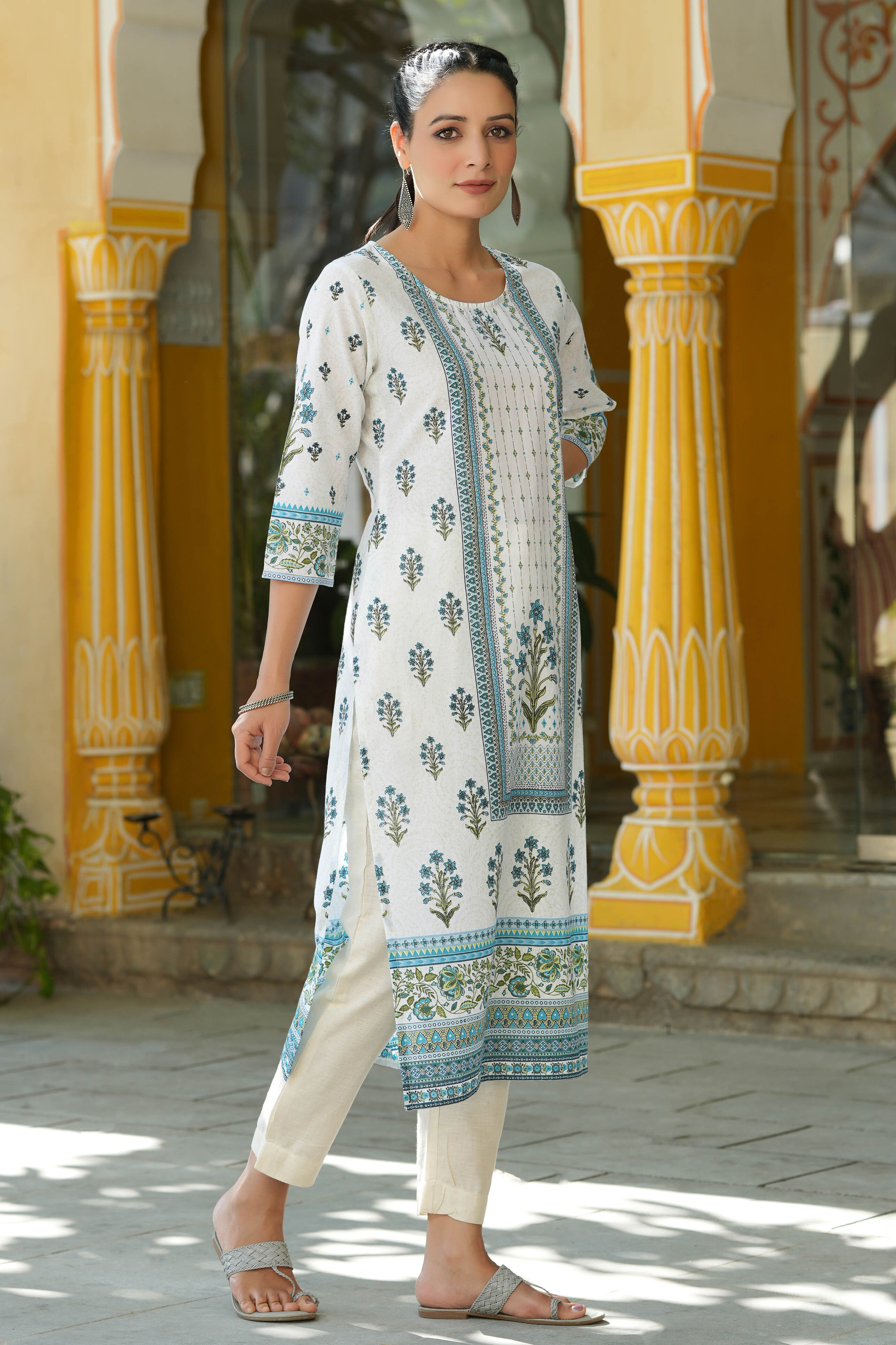 Juniper Women's Blue Placement Printed Straight Kurta