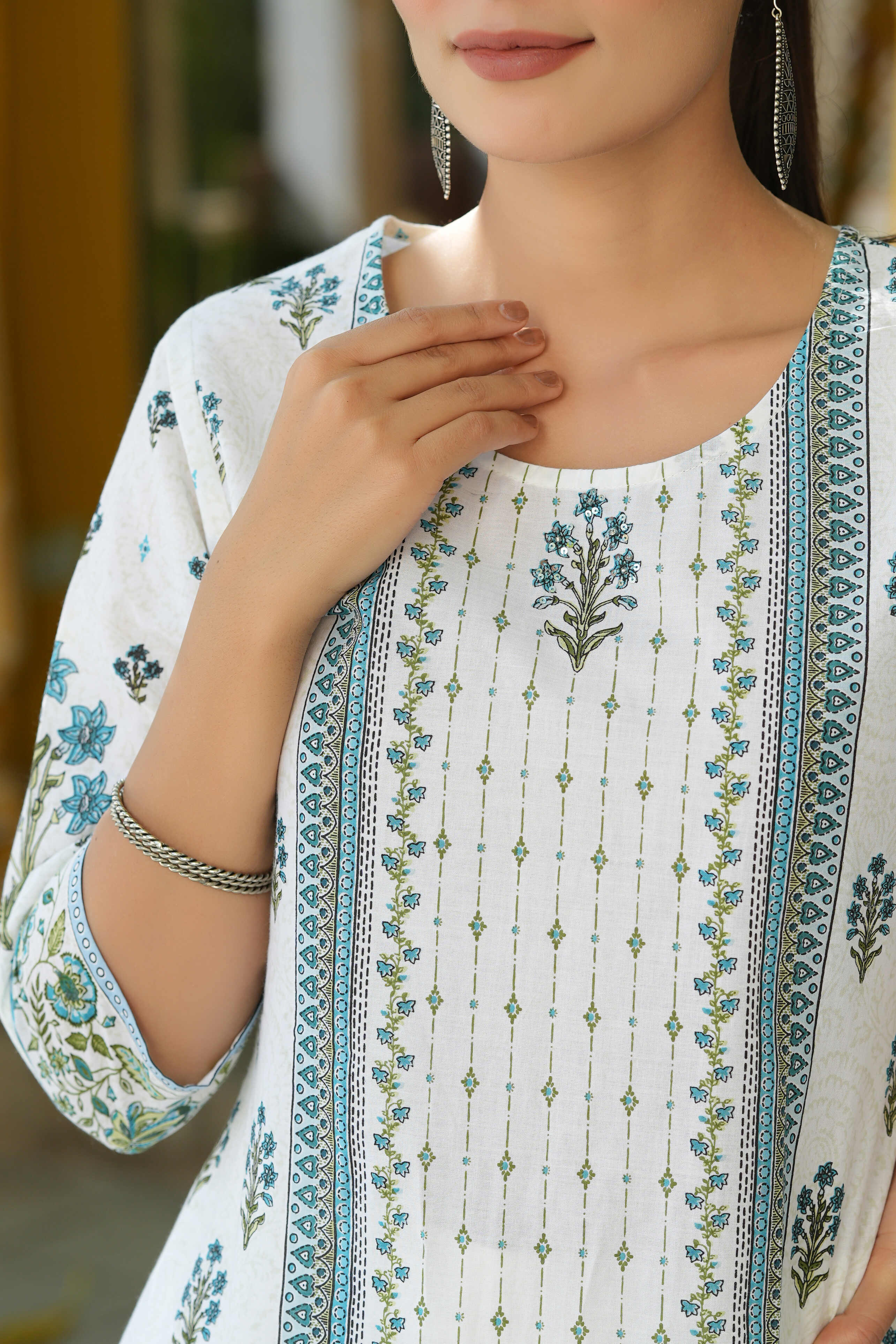 Juniper Women's Blue Placement Printed Straight Kurta