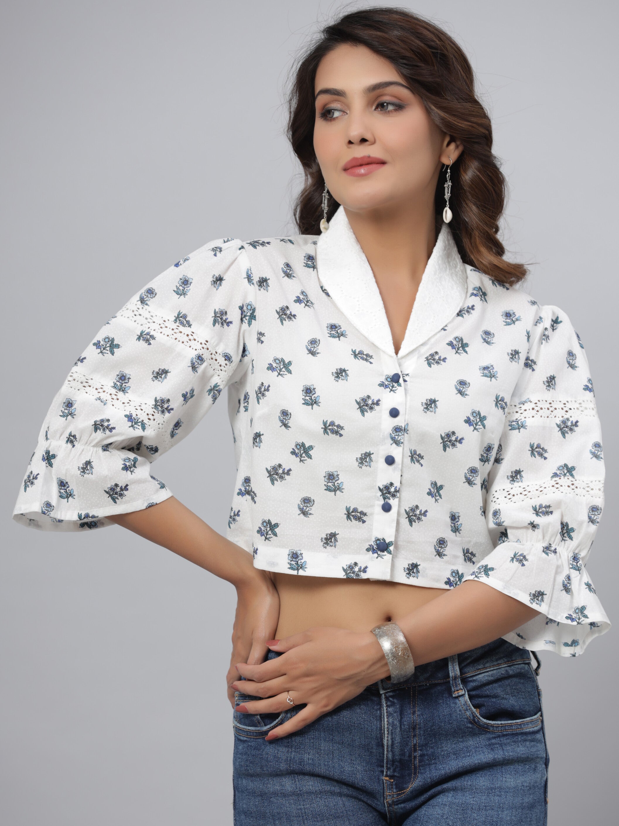 Juniper Women's White  Printed Straight Top