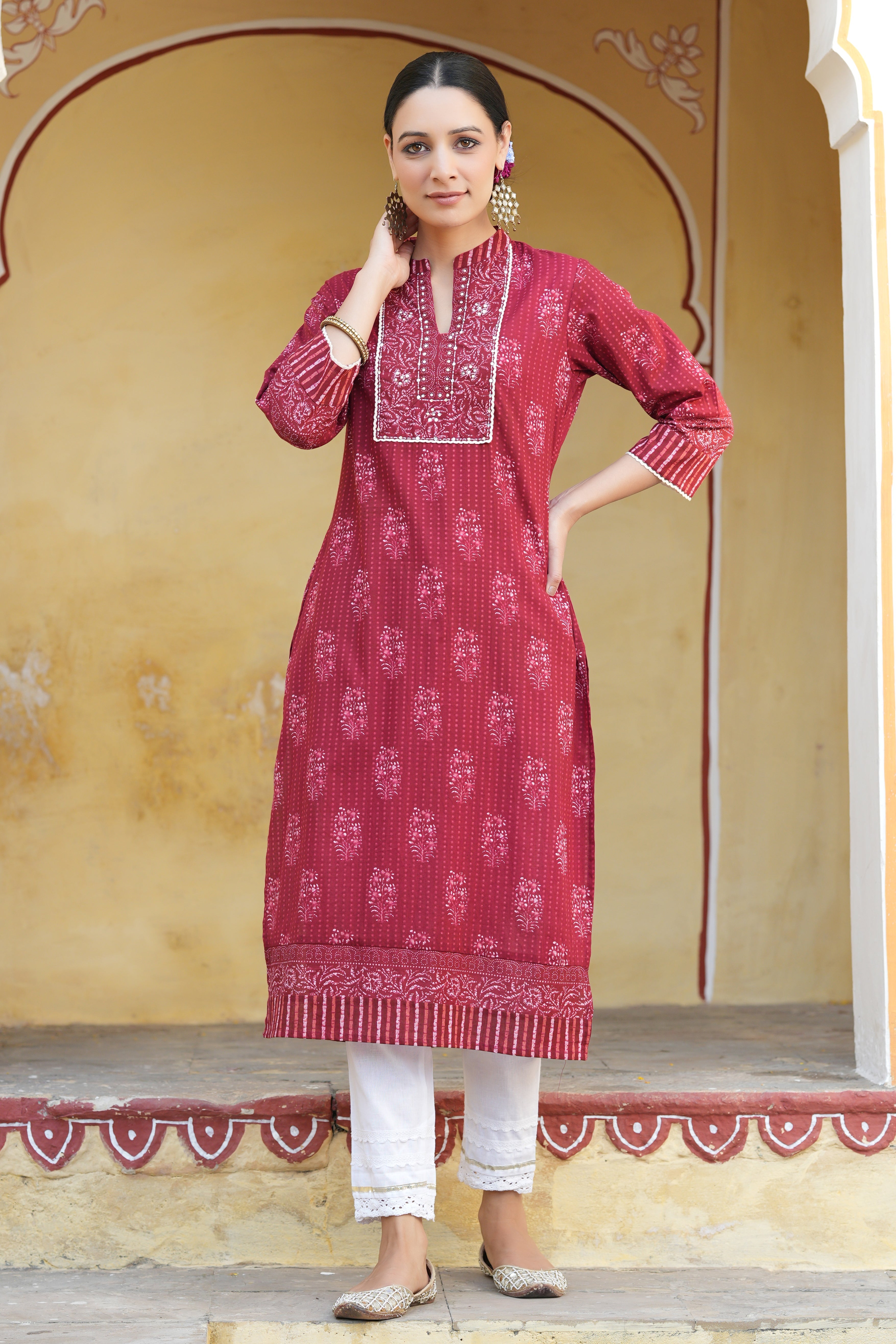 Juniper Women's Marron Cotton Cambric Floral Printed Straight Kurta