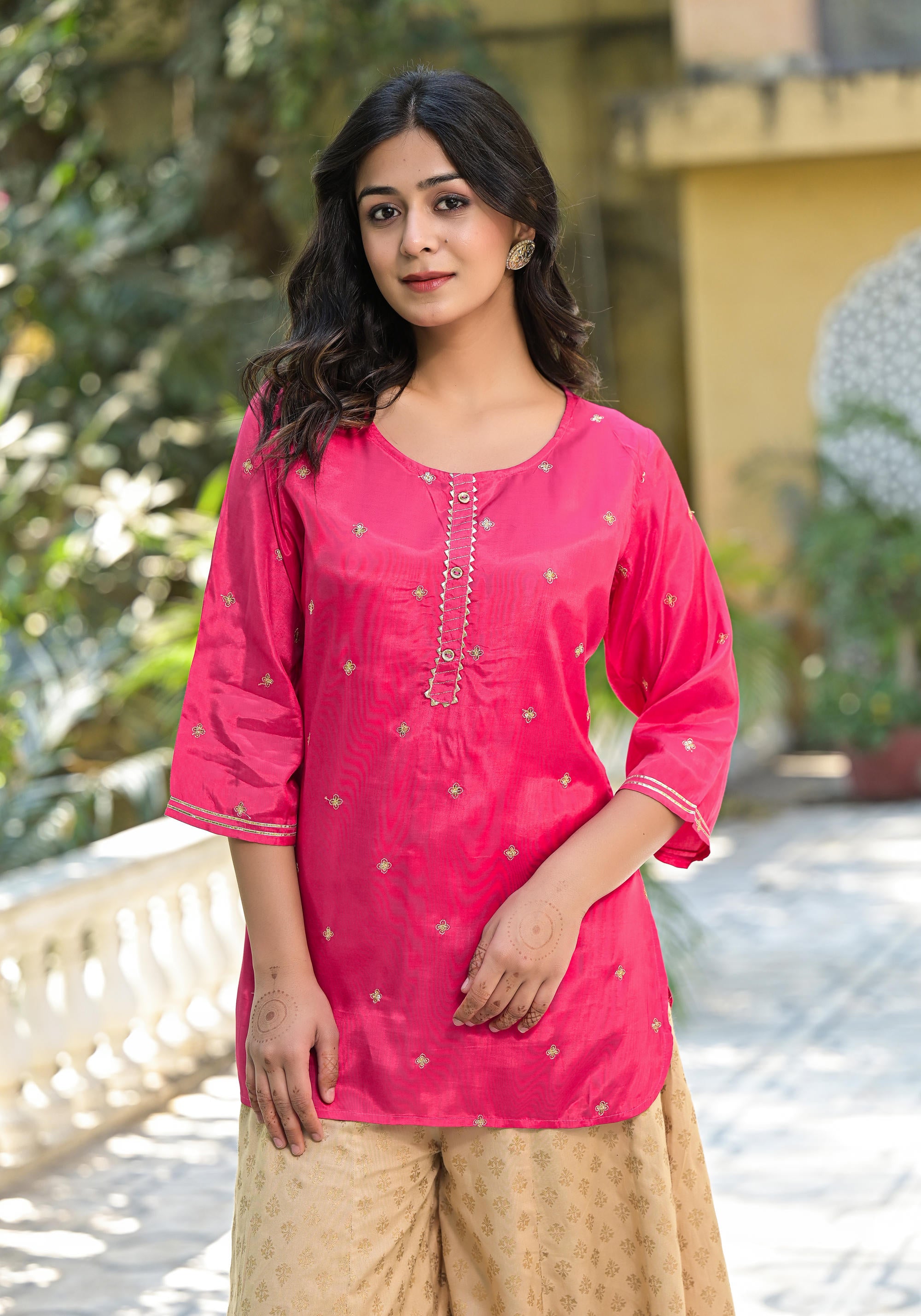 Fuchsia Solid Shantoon Tunic With Sequins & Zari Work