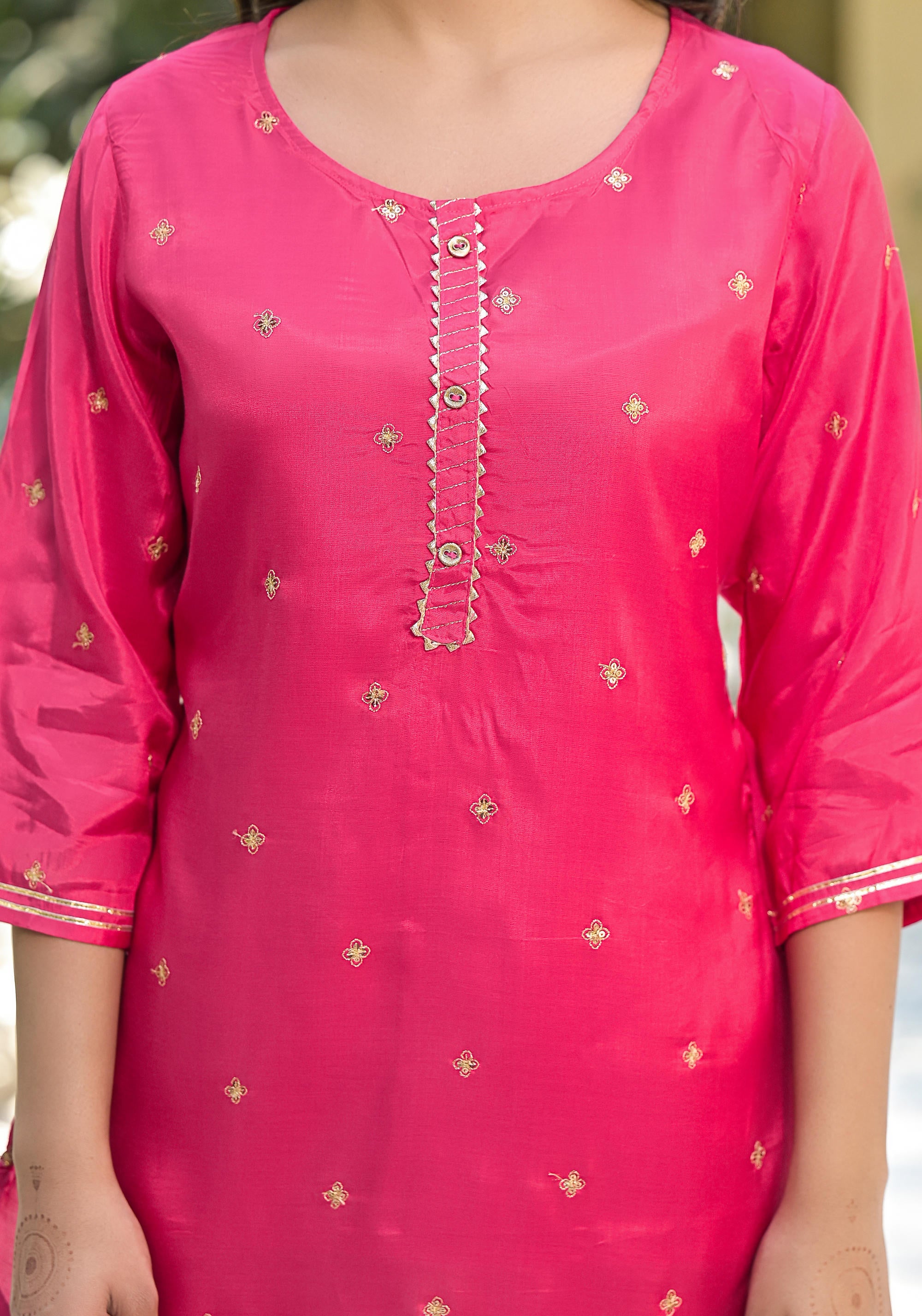 Fuchsia Solid Shantoon Tunic With Sequins & Zari Work