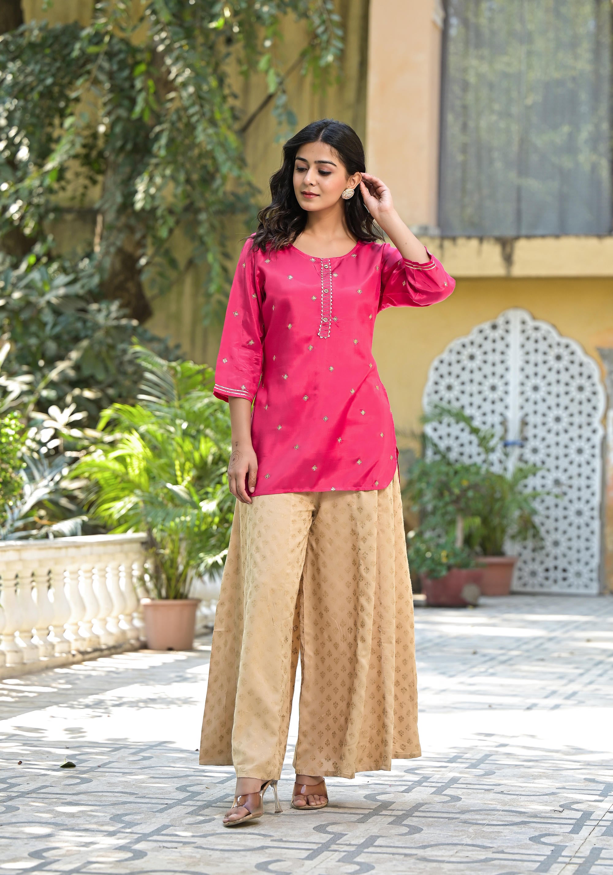 Fuchsia Solid Shantoon Tunic With Sequins & Zari Work