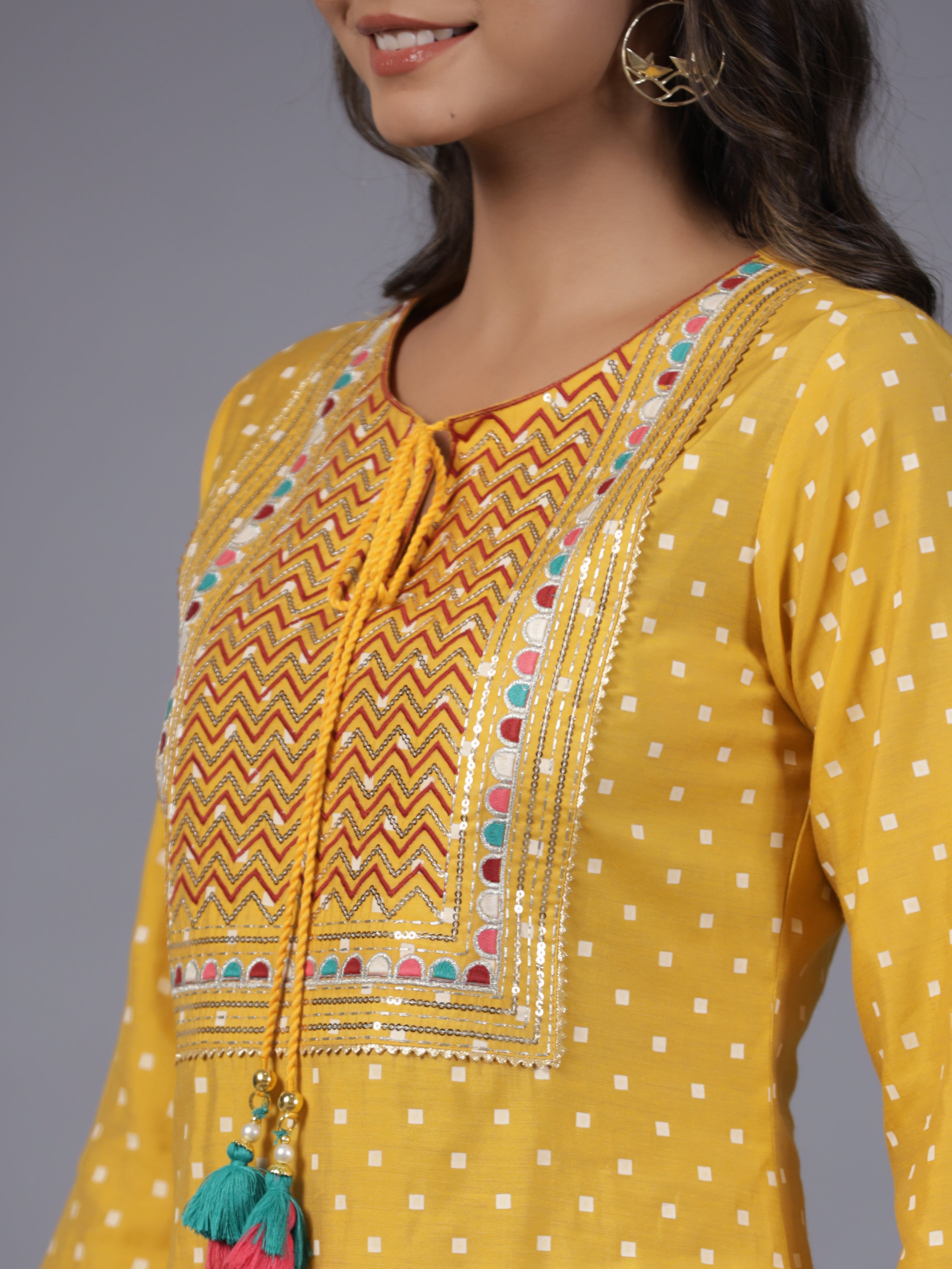 Juniper Women Yellow Muslin Printed High-Low Straight Tunic With Embroidered Yoke