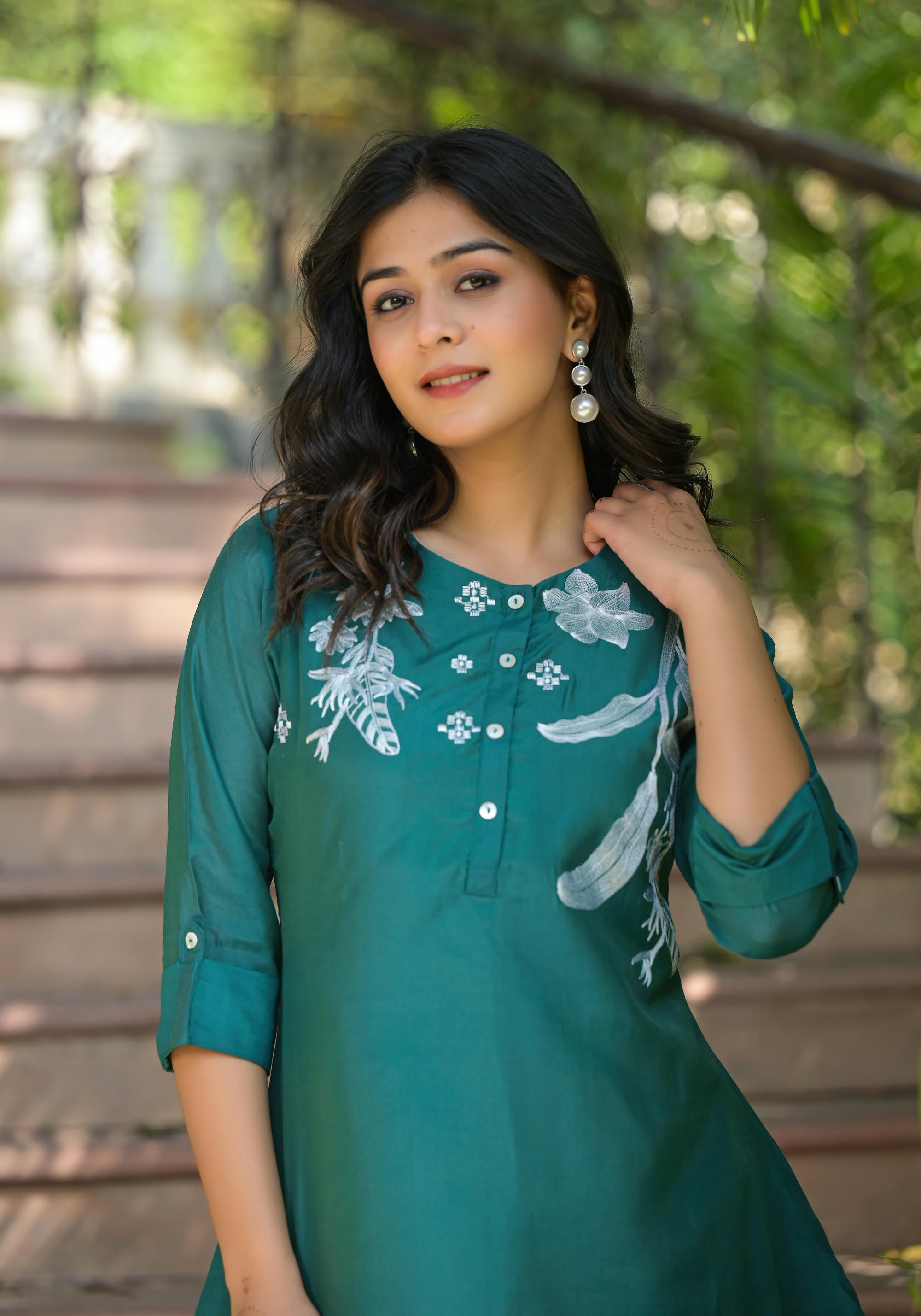 Green Solid Chanderi Tunic With Thread Work & Buttons