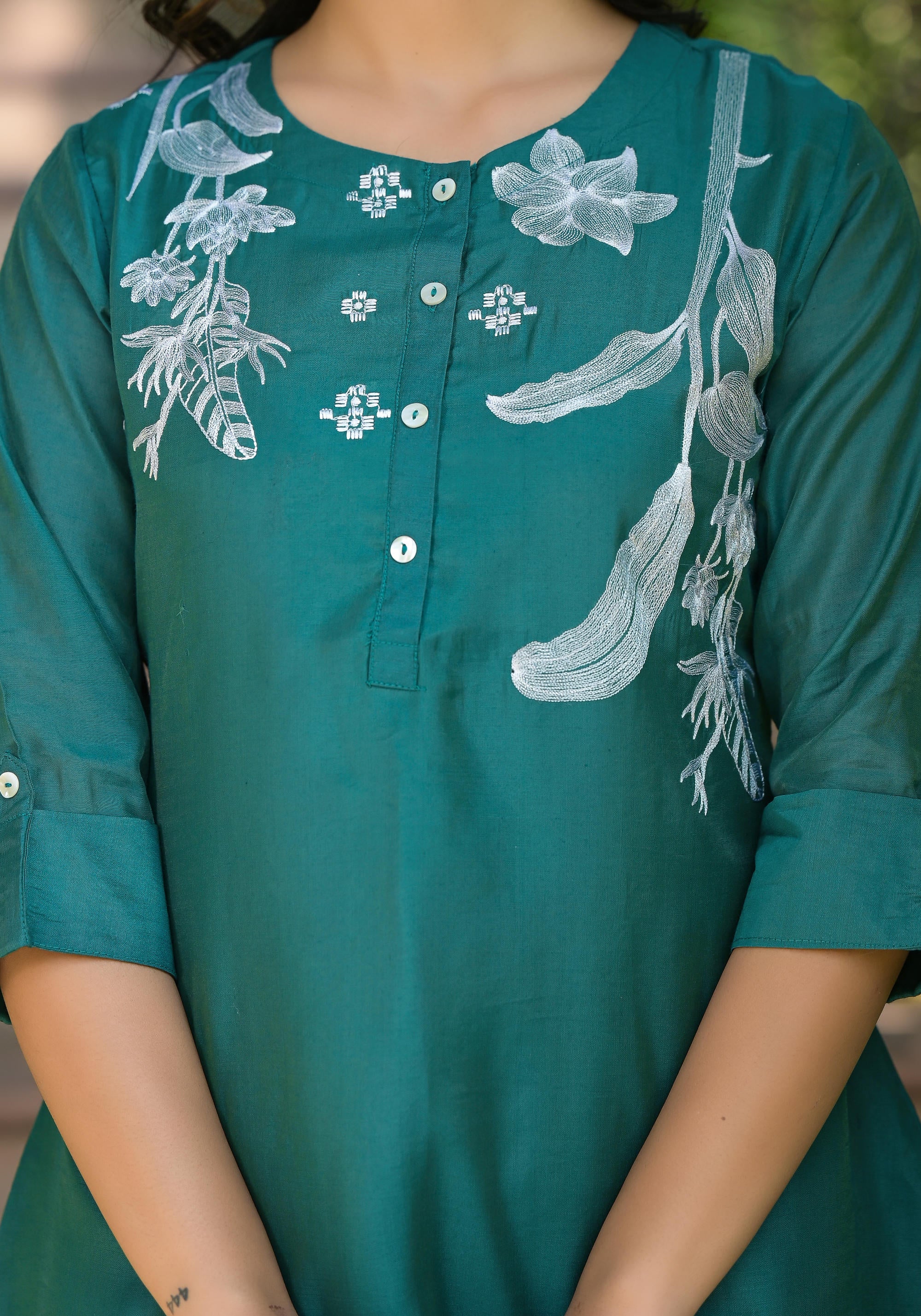 Green Solid Chanderi Tunic With Thread Work & Buttons