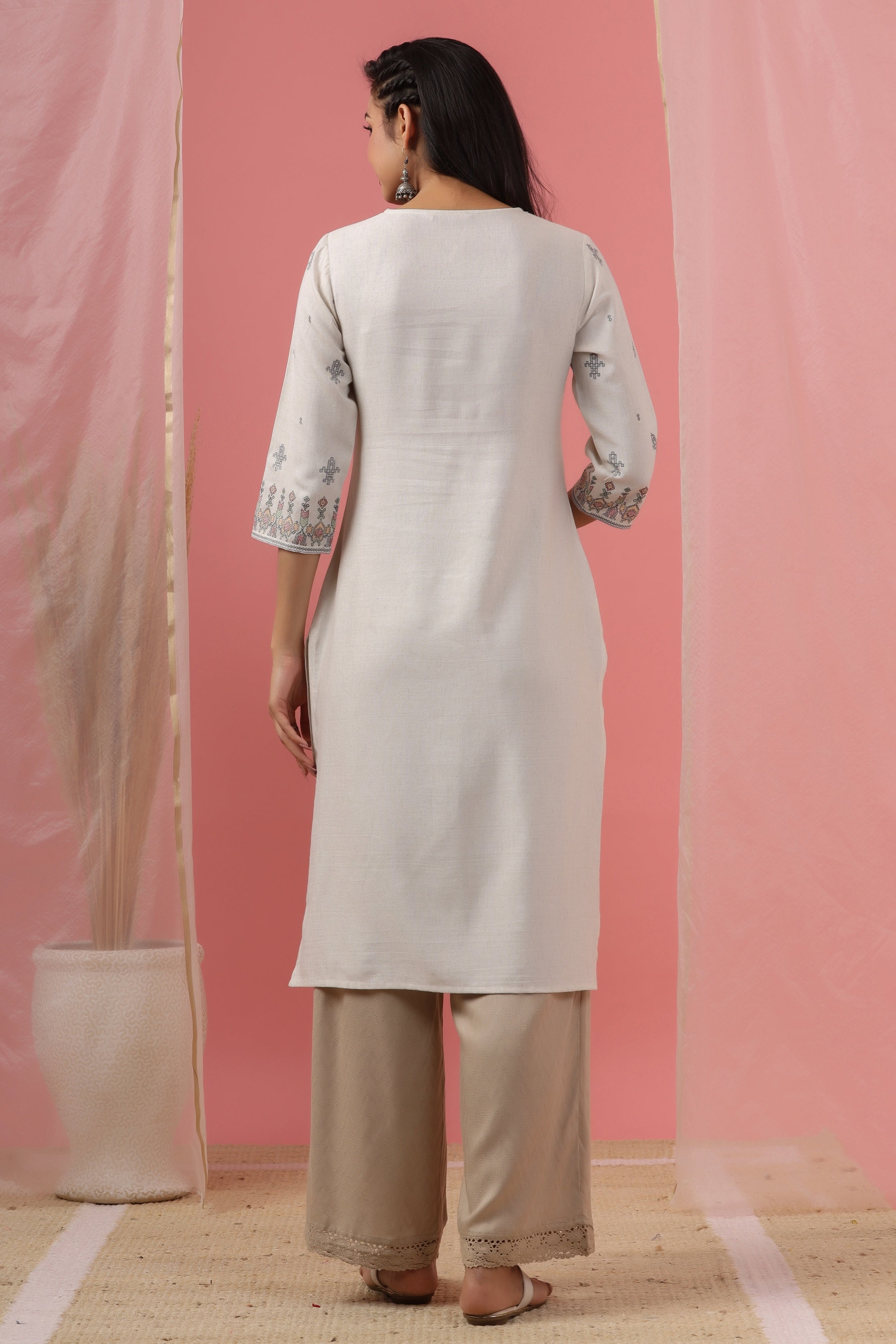 Juniper Women`s Offwhite LIVA Rayon Flex Printed Straight Kurta