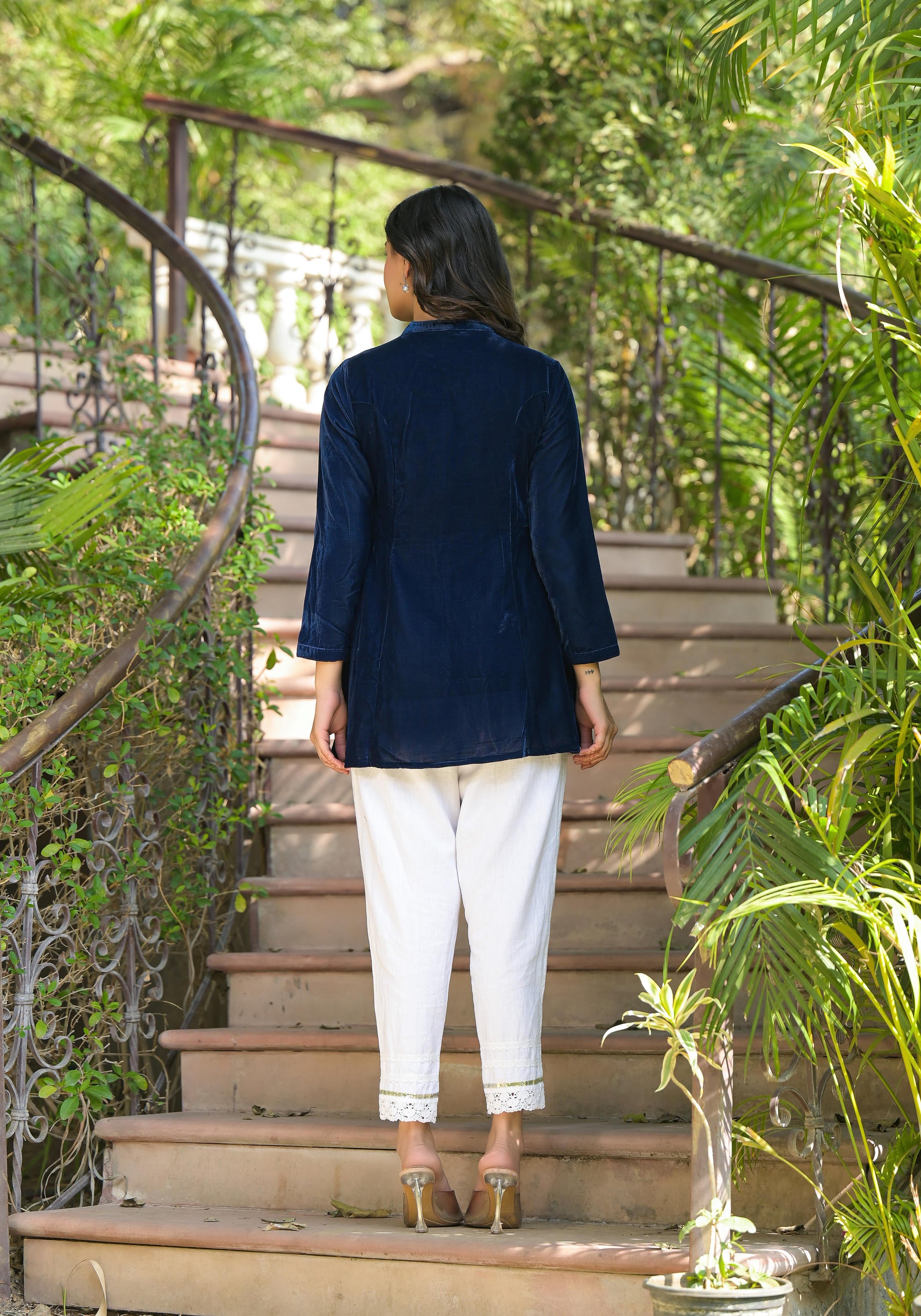 Blue Solid Velvet Tunic With Button Closure