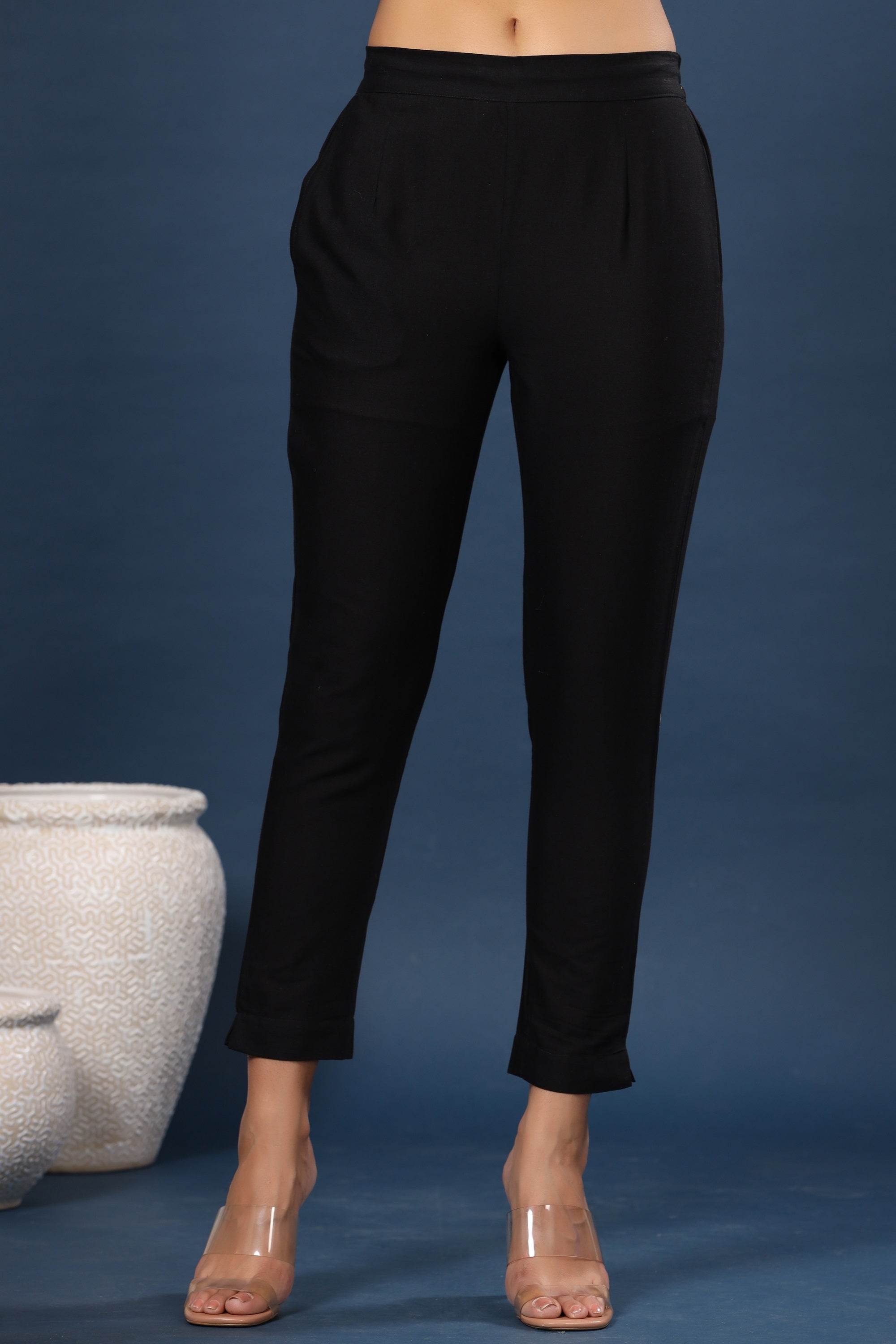 Juniper Black Solid Cotton Flex Slim Fit Women Pants With Two Pockets