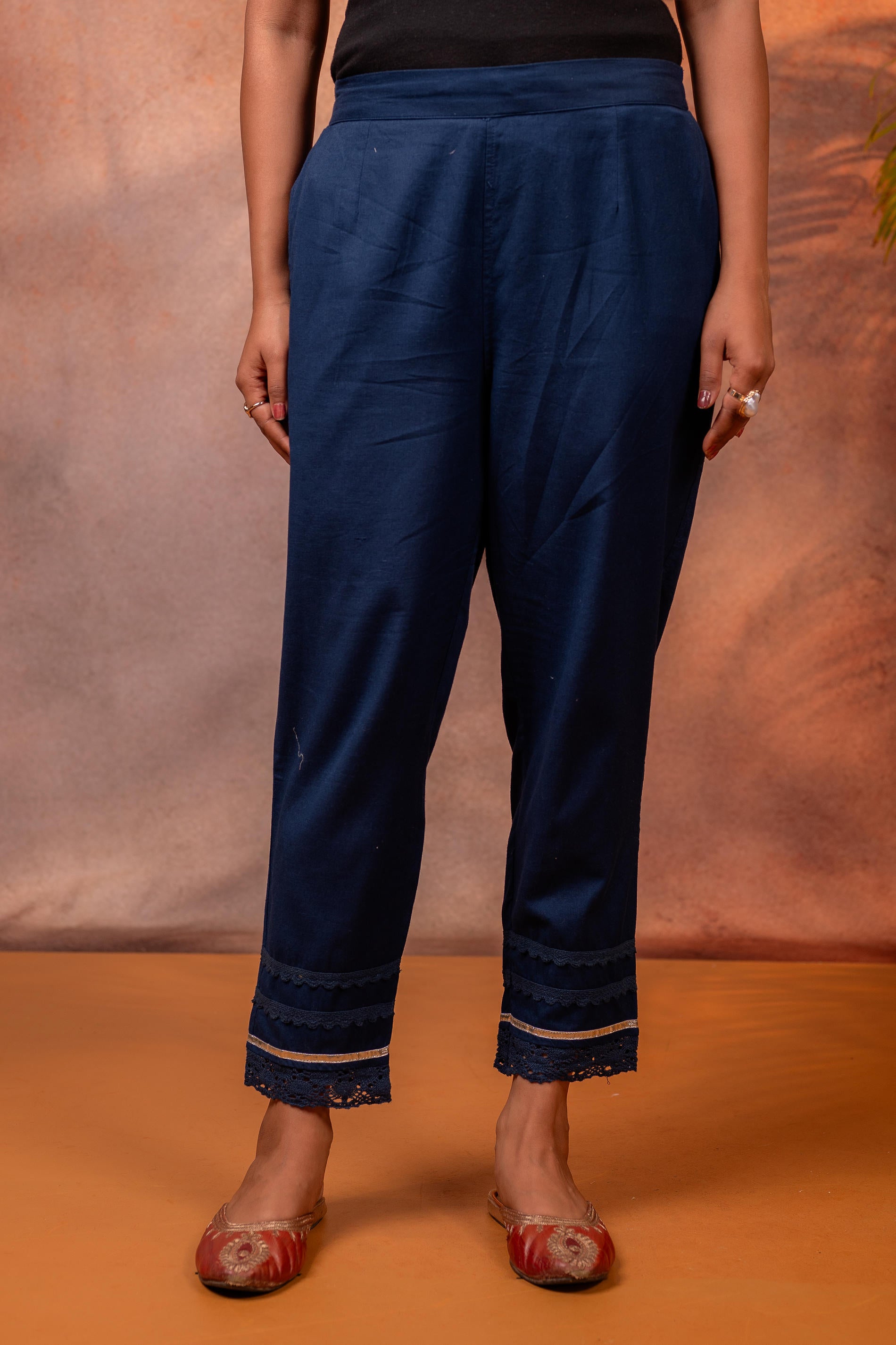 Navy Solid Cotton Flex Slim Fit Women Pants With One Pocket