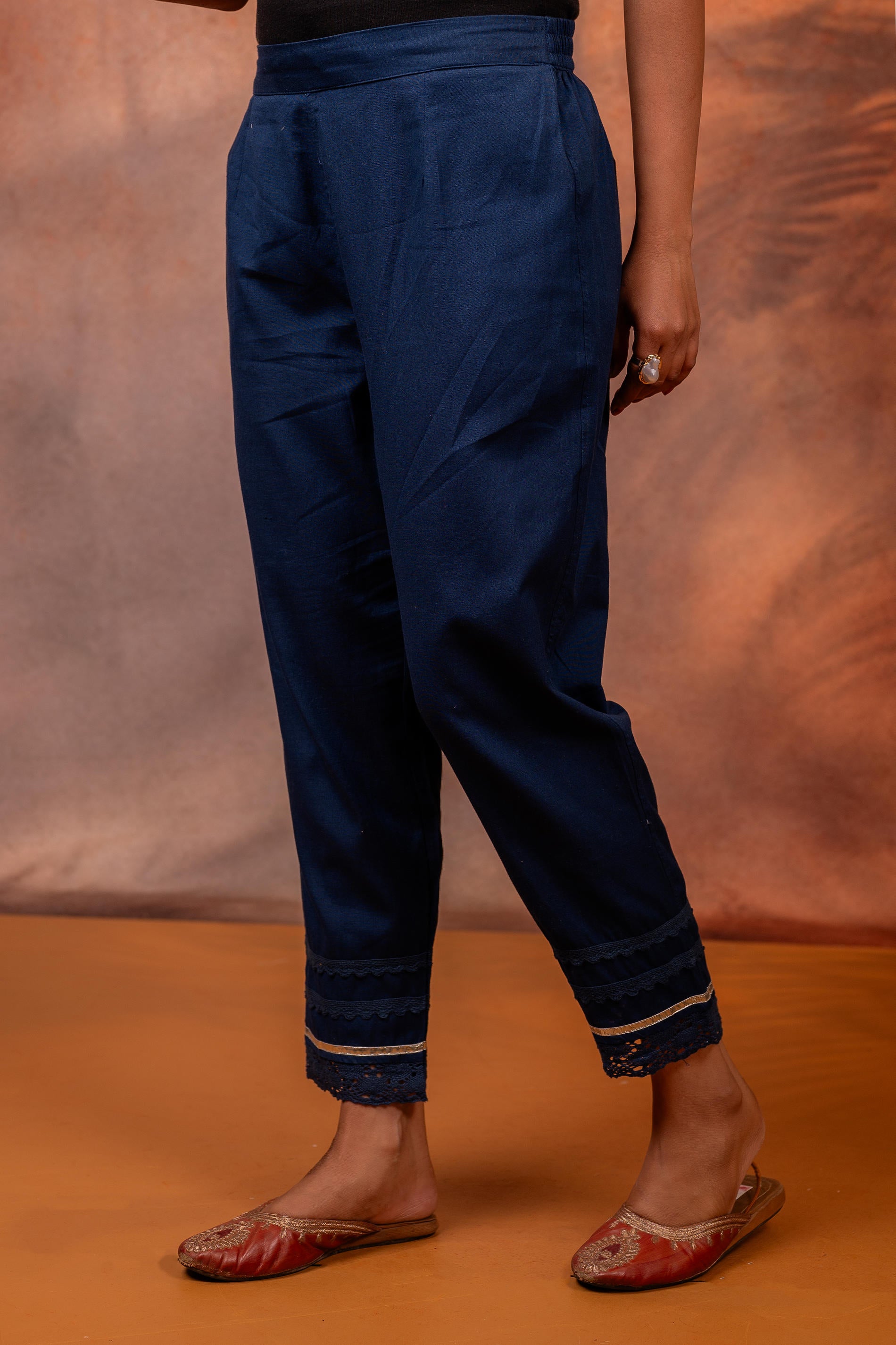 Navy Solid Cotton Flex Slim Fit Women Pants With One Pocket