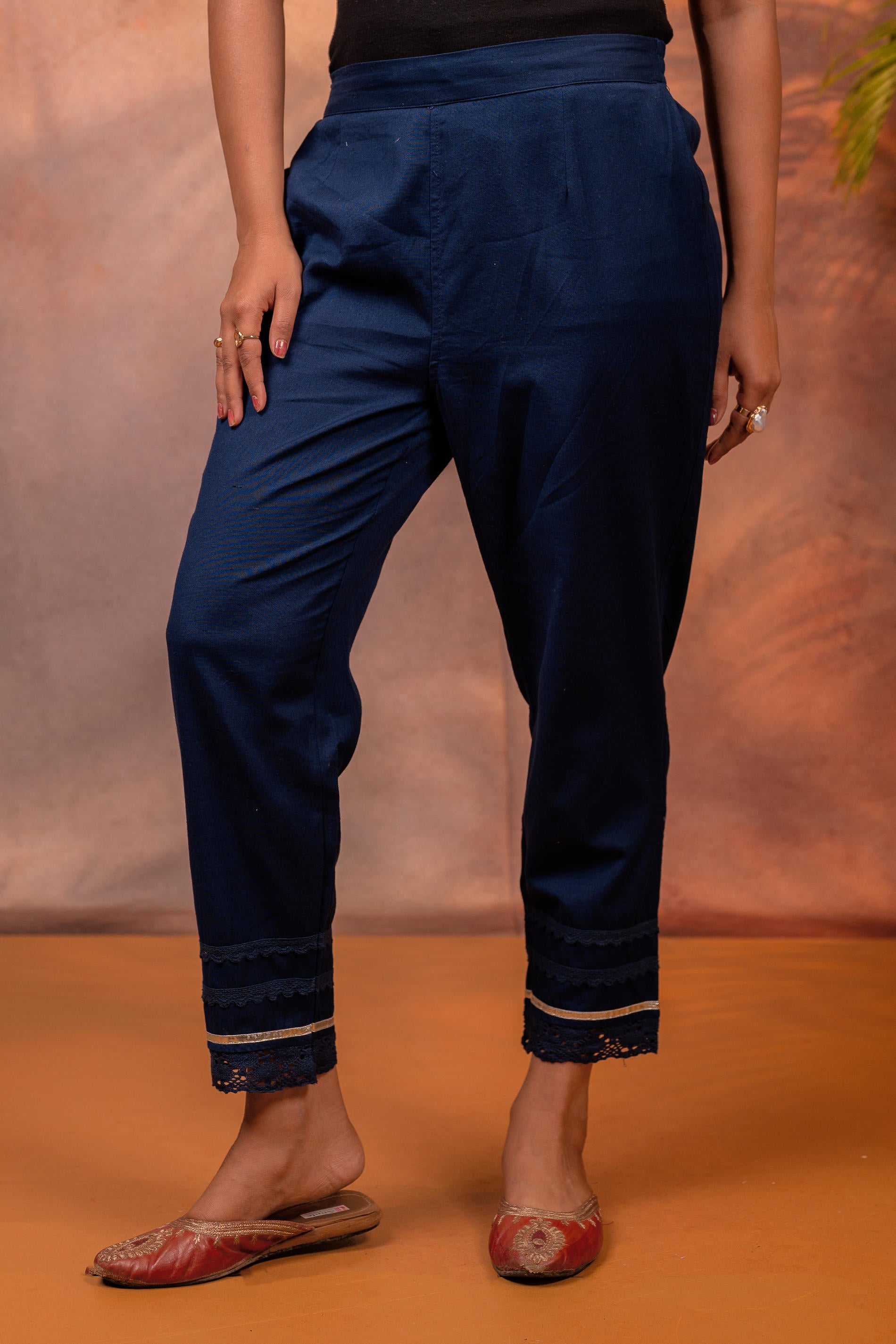 Navy Solid Cotton Flex Slim Fit Women Pants With One Pocket