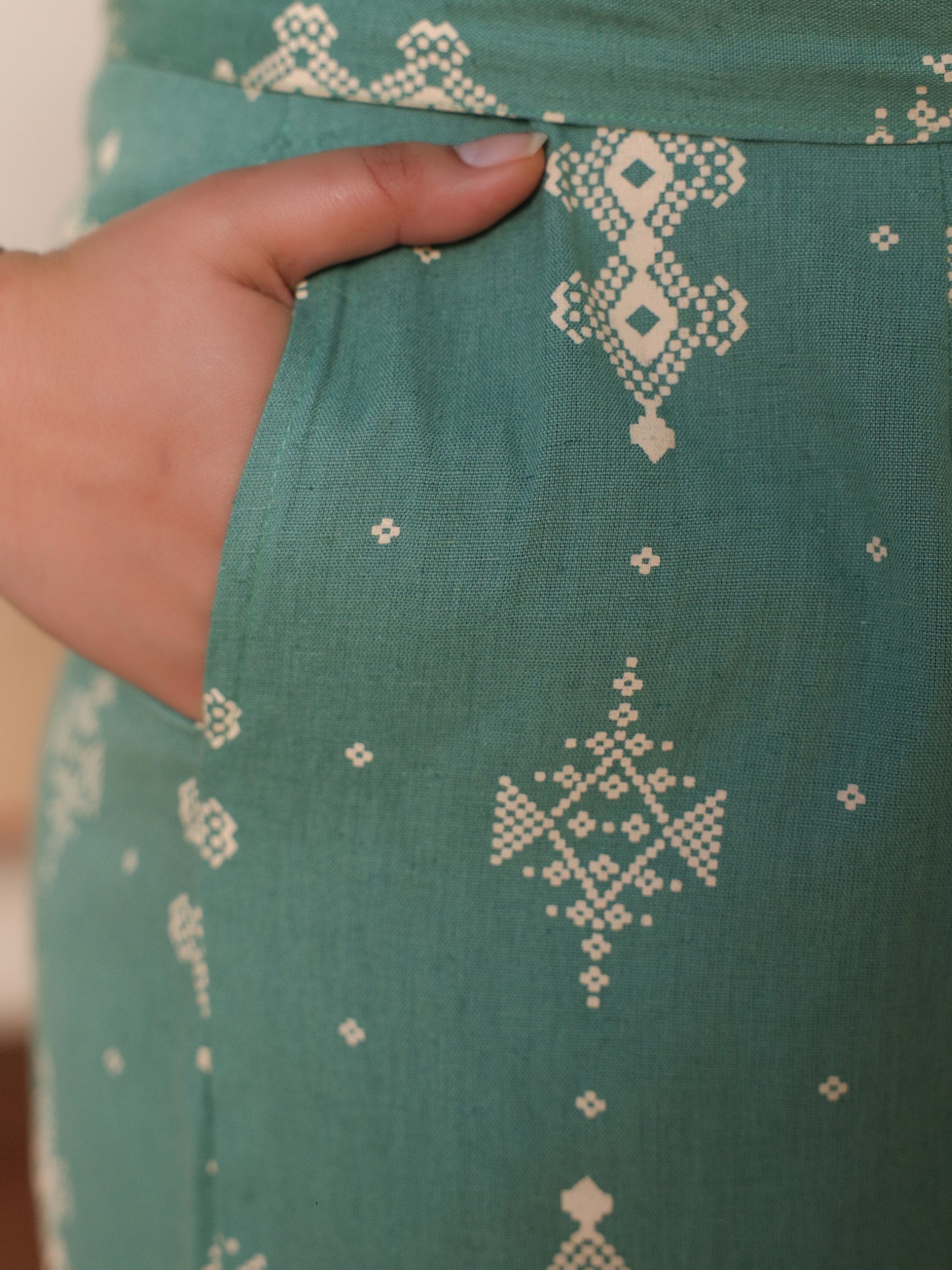 Sage Green Geometric Printed Cotton Flex Plus Size Basic Jumpsuit