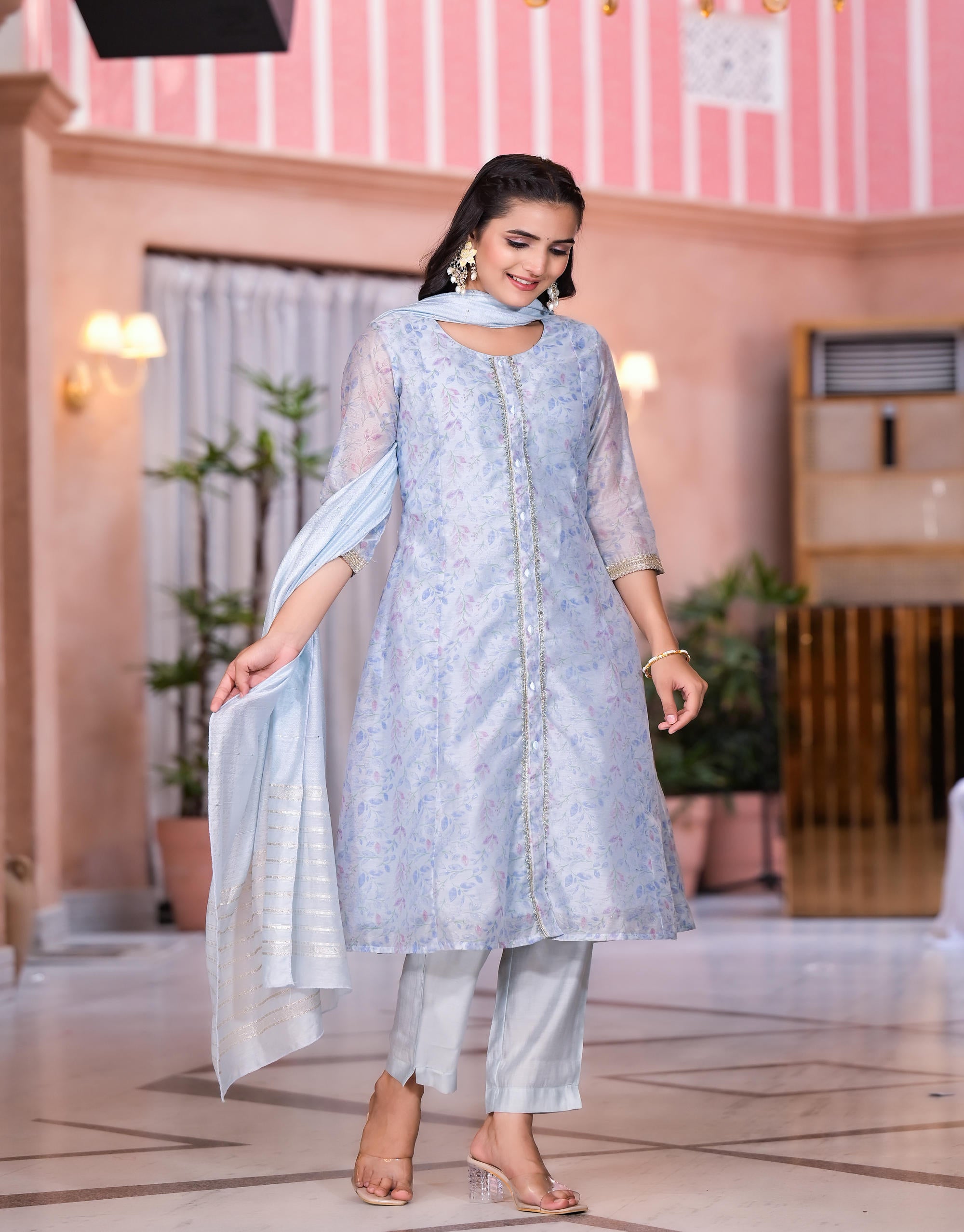 Grey Floral Printed Chanderi Kurta Set With Lace & Buttons