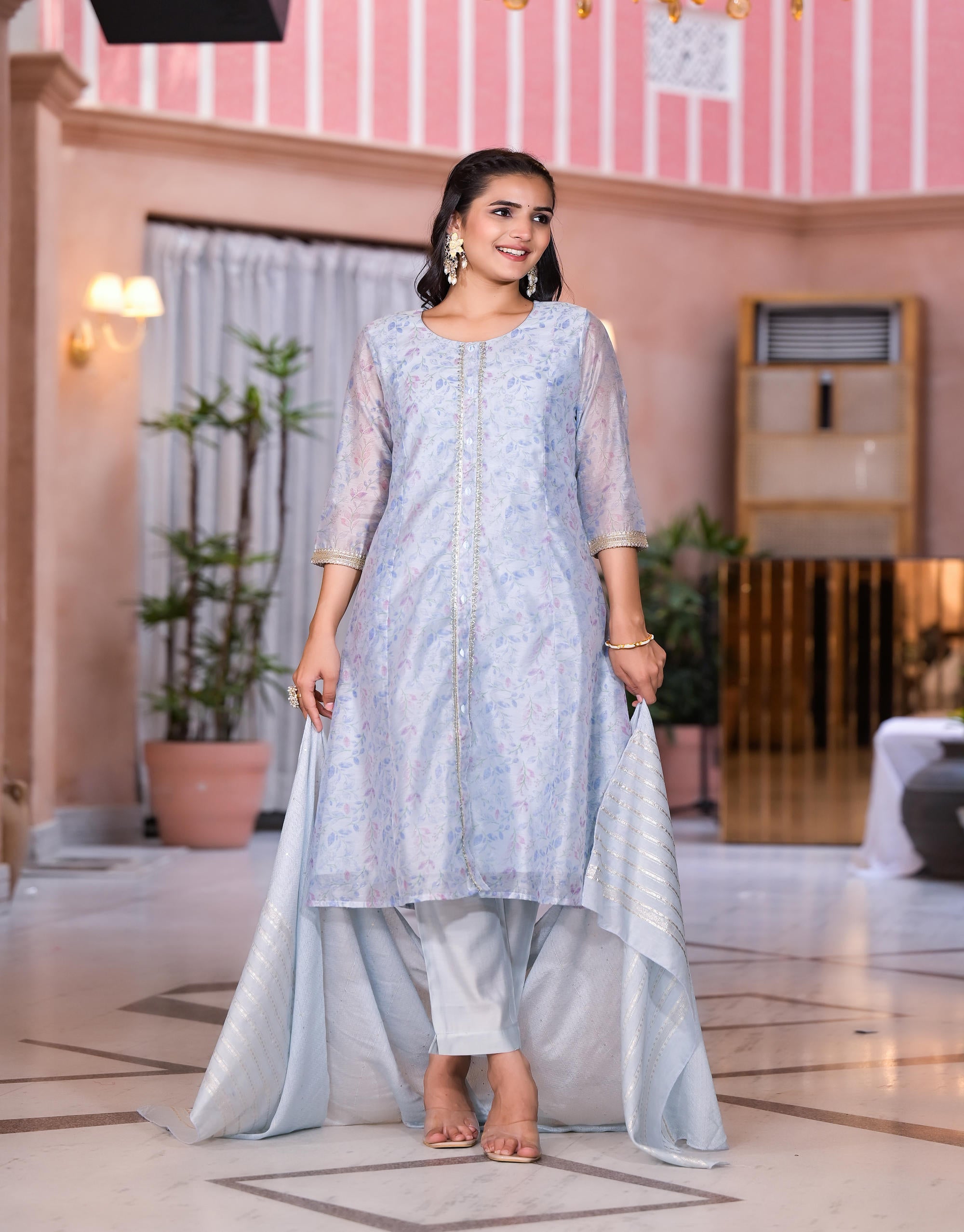 Grey Floral Printed Chanderi Kurta Set With Lace & Buttons