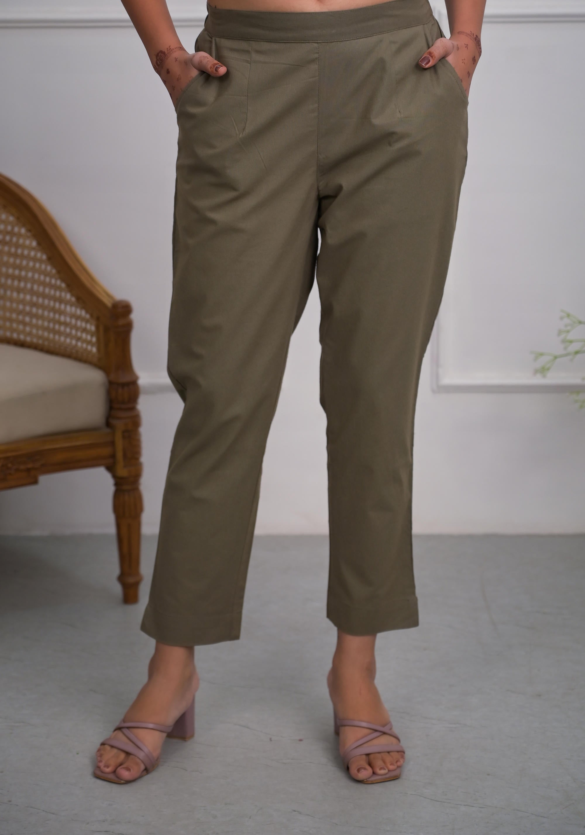 CHARCOAL Solid Cotton Pants With Partially Elasticated Waistband And Two Side Pockets