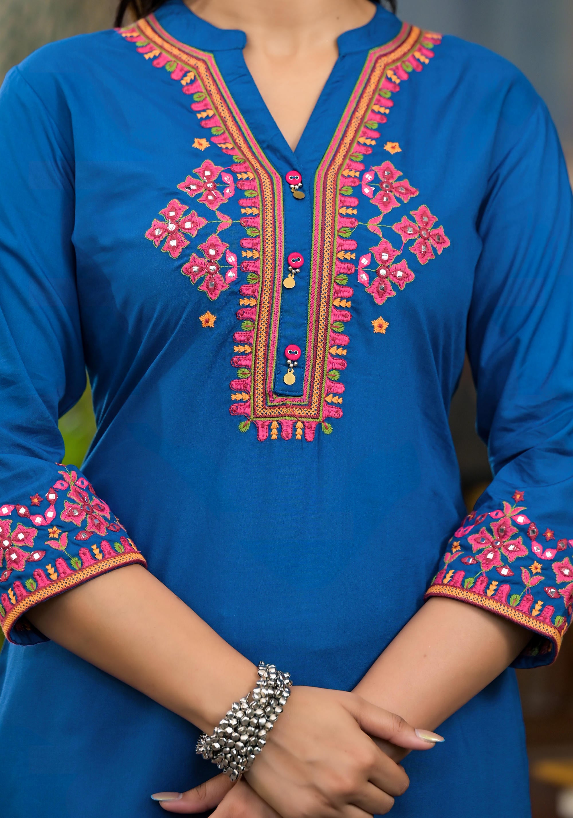 Blue Thread Embroidered Liva Rayon Short Kurta And Pant Set With Buttons & Coins