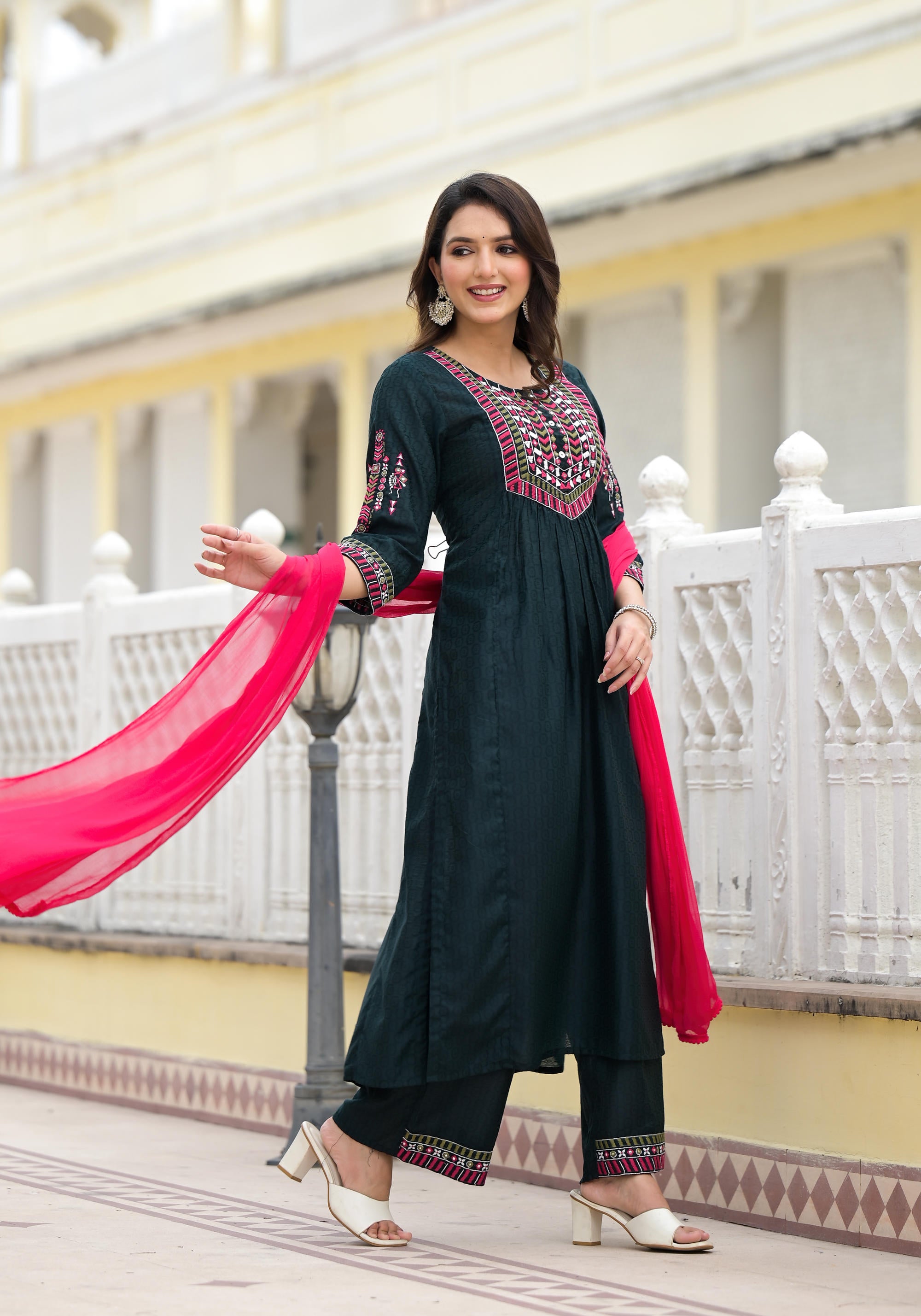 Green Solid Nylon Kurta Pant With Dupatta Set With Thread & Mirror Work