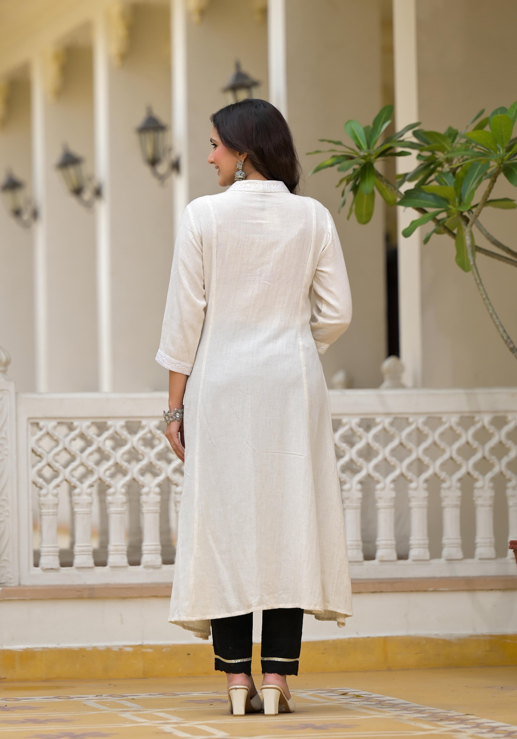 Off-White Solid Kurta With Mirror  Work