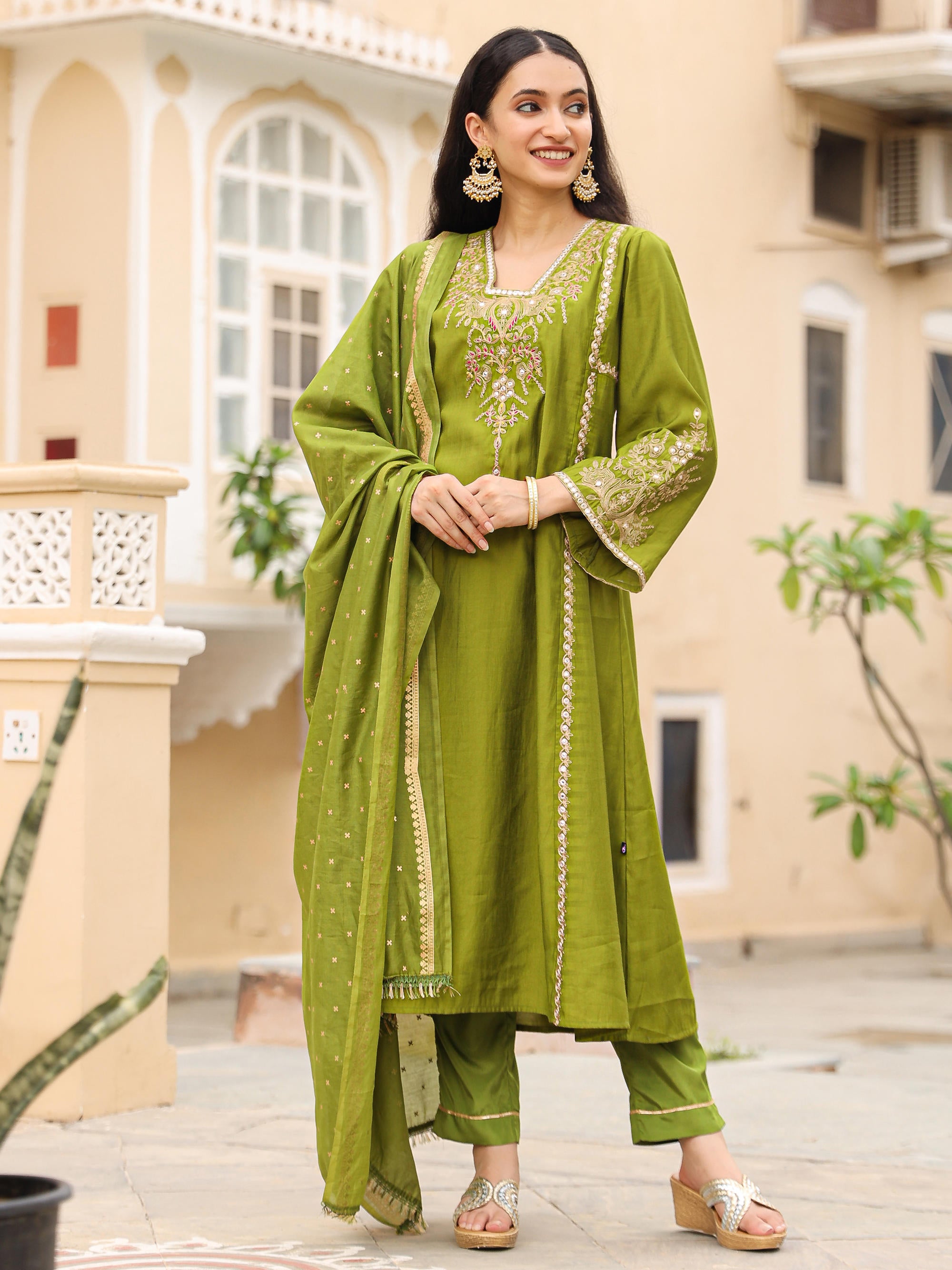 The Swarn Mehndi Green Thread Embroidered Viscose Kurta Pant And Dupatta With Mirror & Zari work