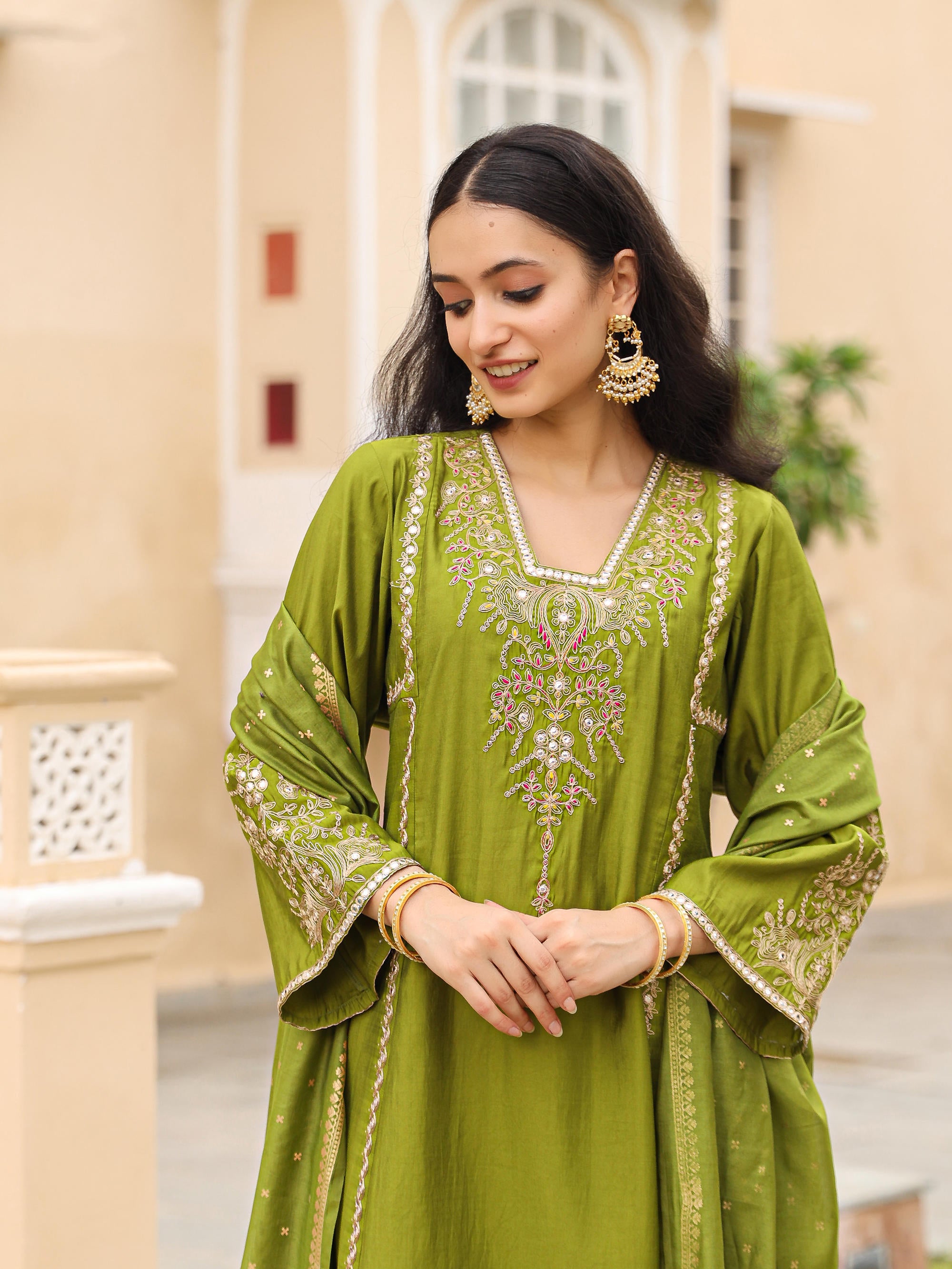 The Swarn Mehndi Green Thread Embroidered Viscose Kurta Pant And Dupatta With Mirror & Zari work