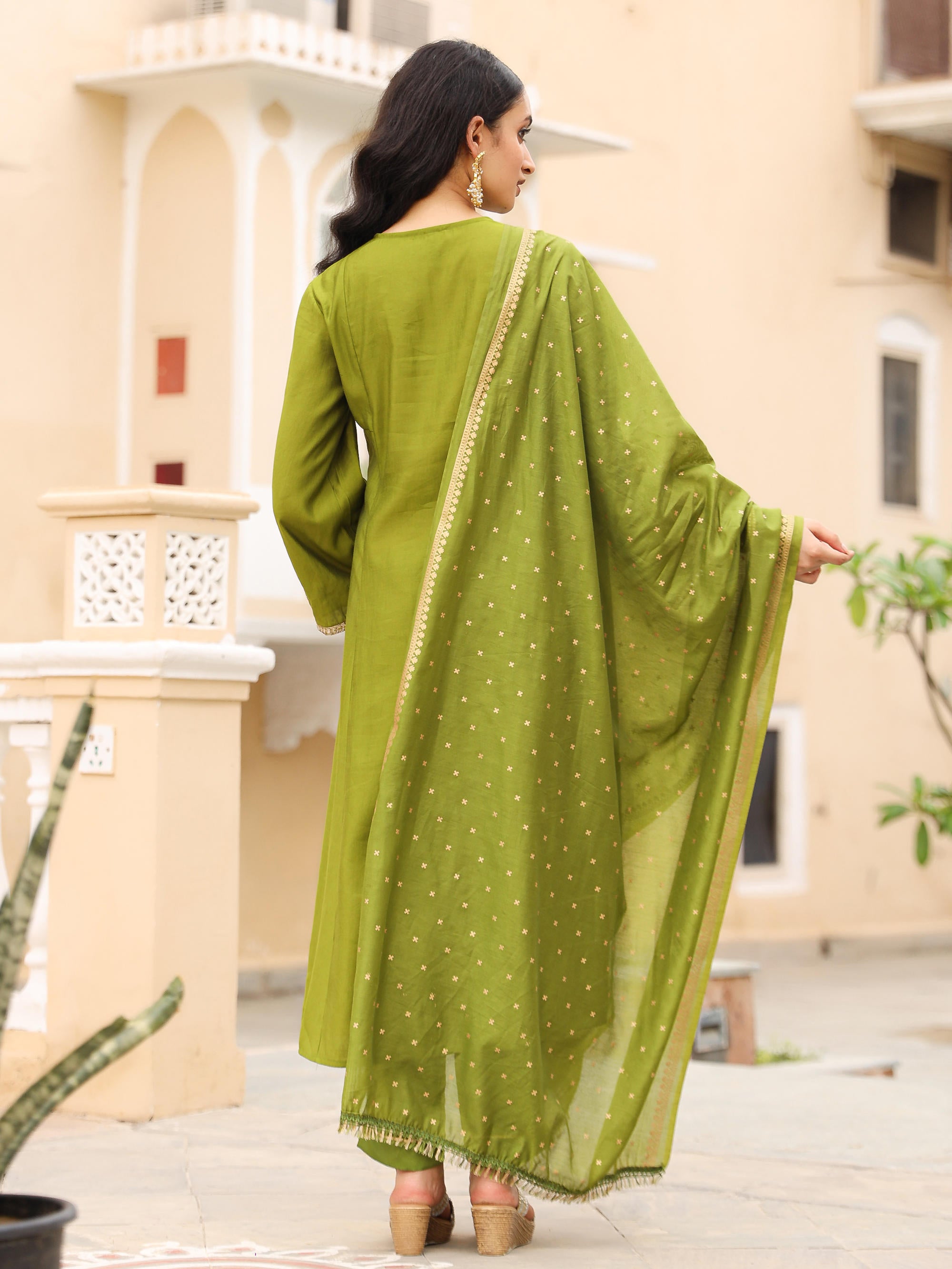 The Swarn Mehndi Green Thread Embroidered Viscose Kurta Pant And Dupatta With Mirror & Zari work