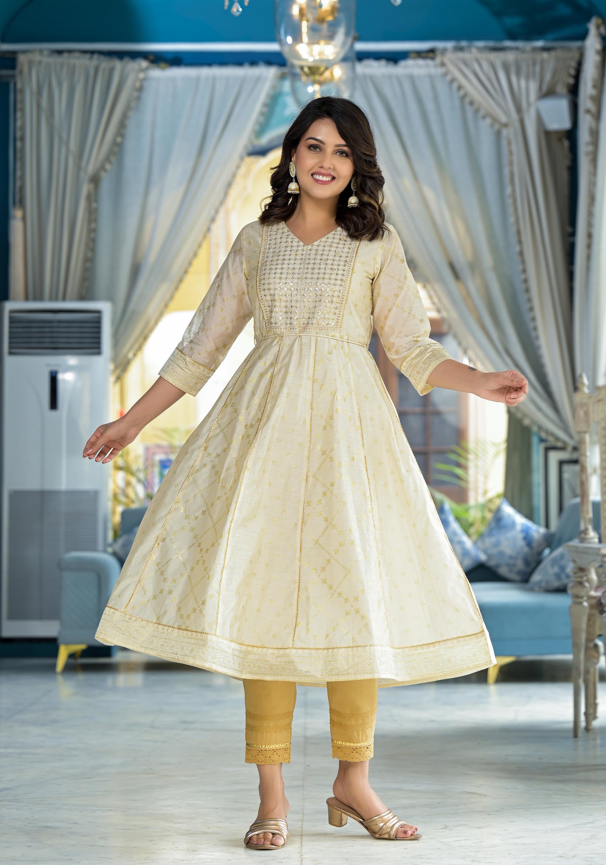 Ivory  Ethnic Motif Printed Chanderi Kurta With Zari & Gota Patti Work