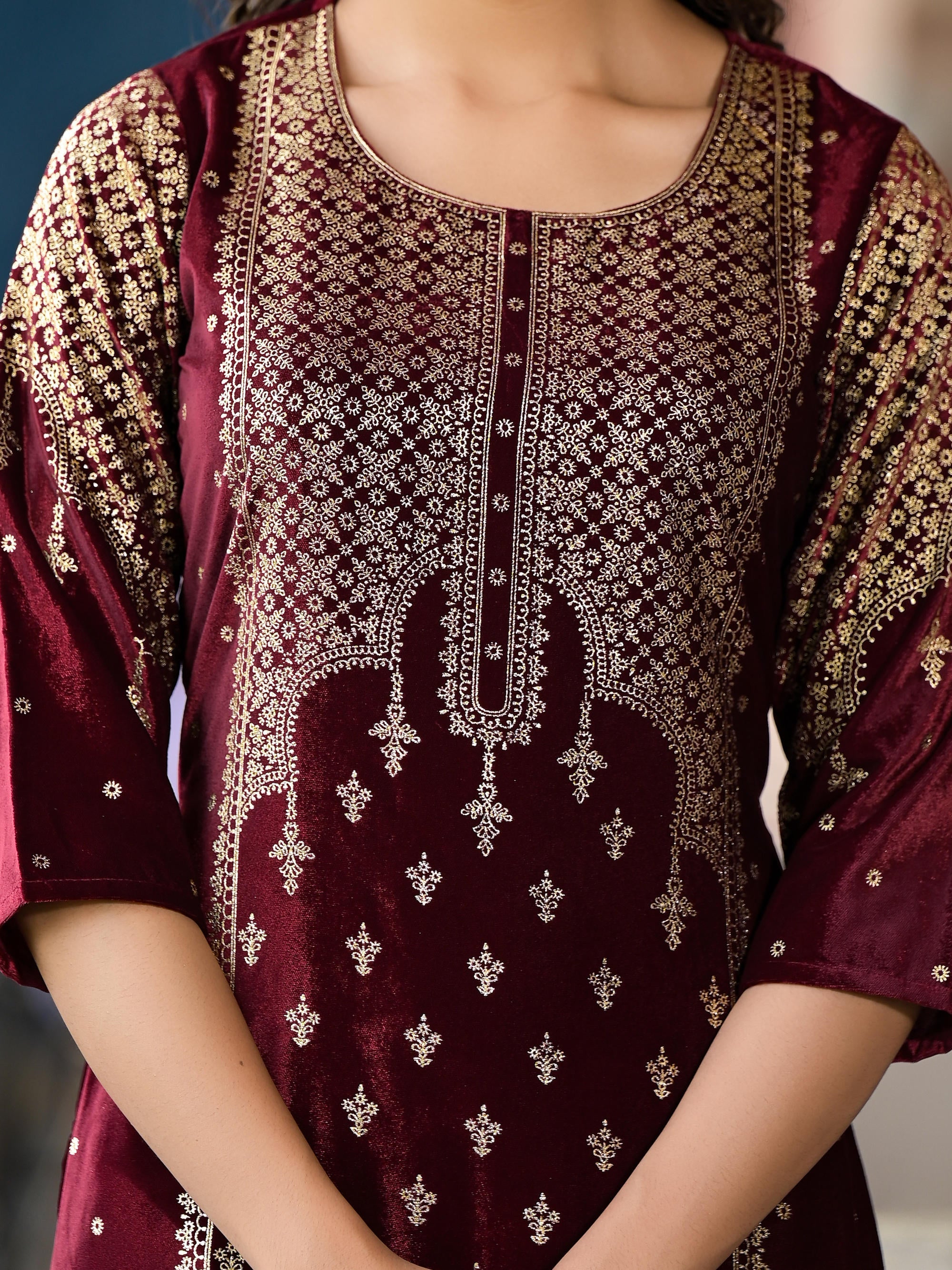 Maroon Ethnic Motif Printed Velvet Kurta Set With Tassels