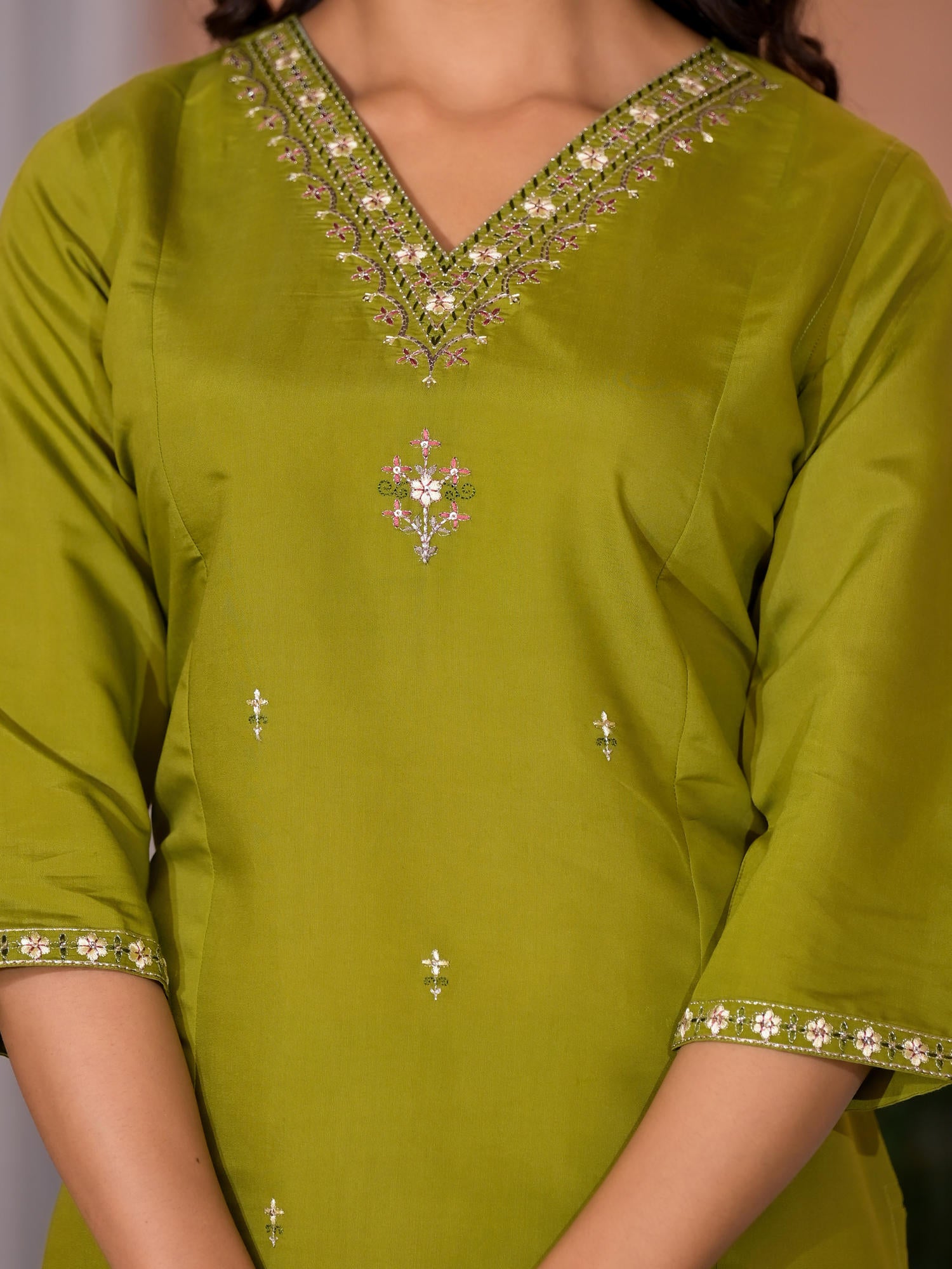 Green Zari  & Thread Work Embroidered Viscose Kurta Pant And Dupatta Set