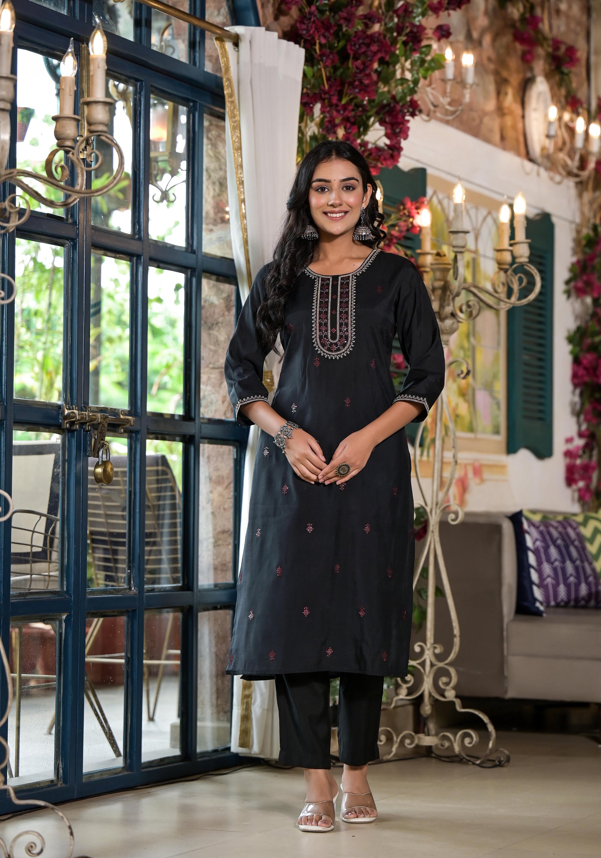 Black Solid Viscose Kurta Pant And Dupatta Set With Zari & Thread Work