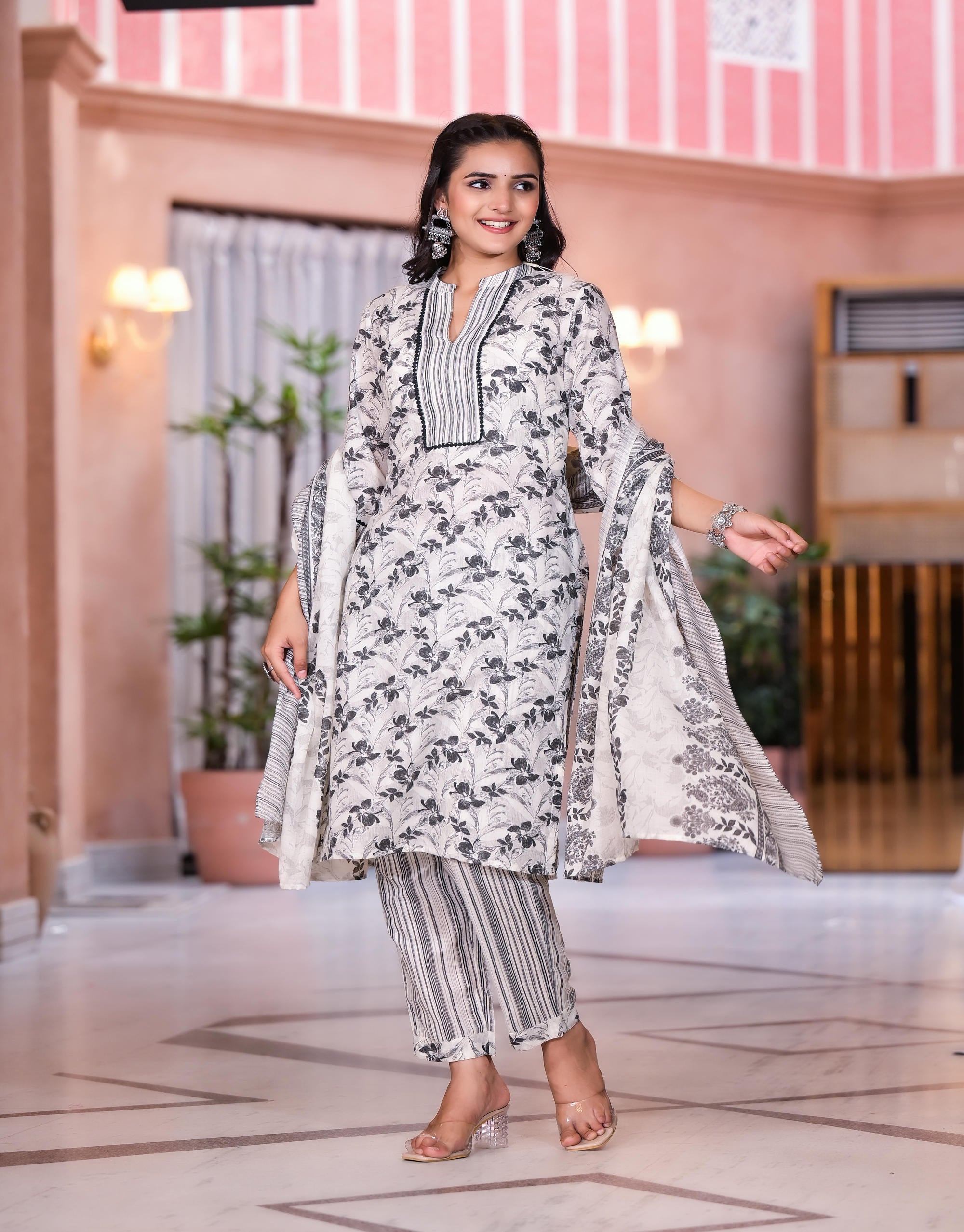 Grey Floral Printed Cotton Kurta Set With Lace