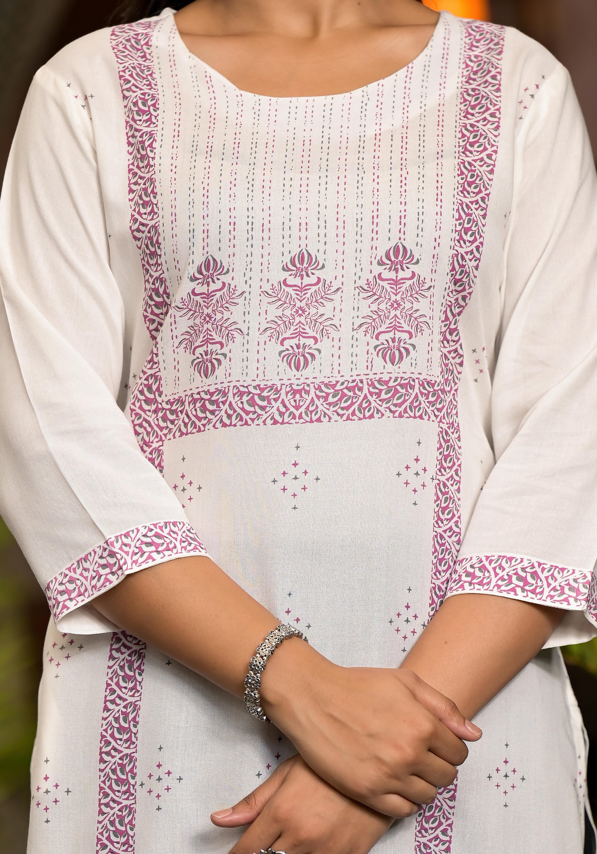 White Ethnic Motif Printed Liva Rayon Round Neck  Kurta With Straight Hemline For Women