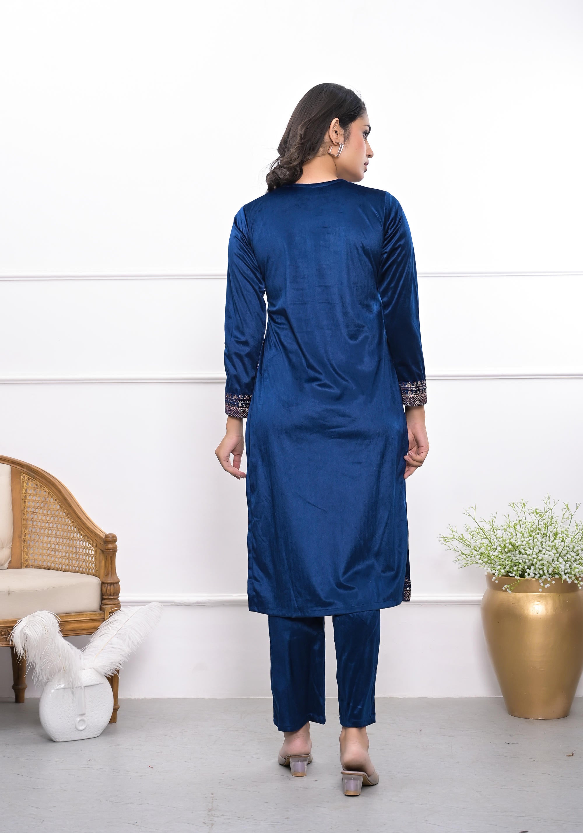 Velvet Blue Kurta & Pant Set with Thread Work & Sequins