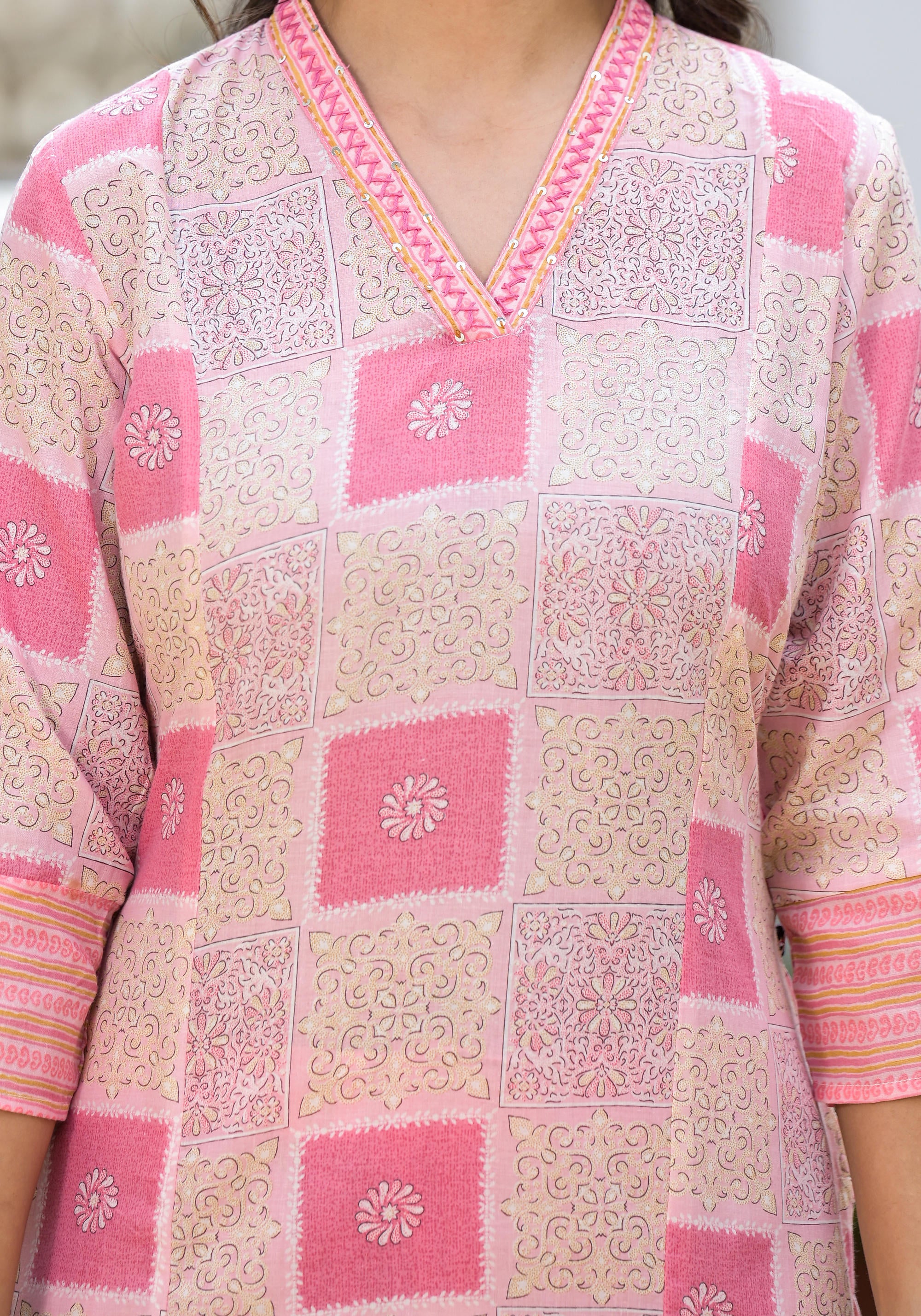 Pink Floral Printed Cotton Kurta Set With Thread Work