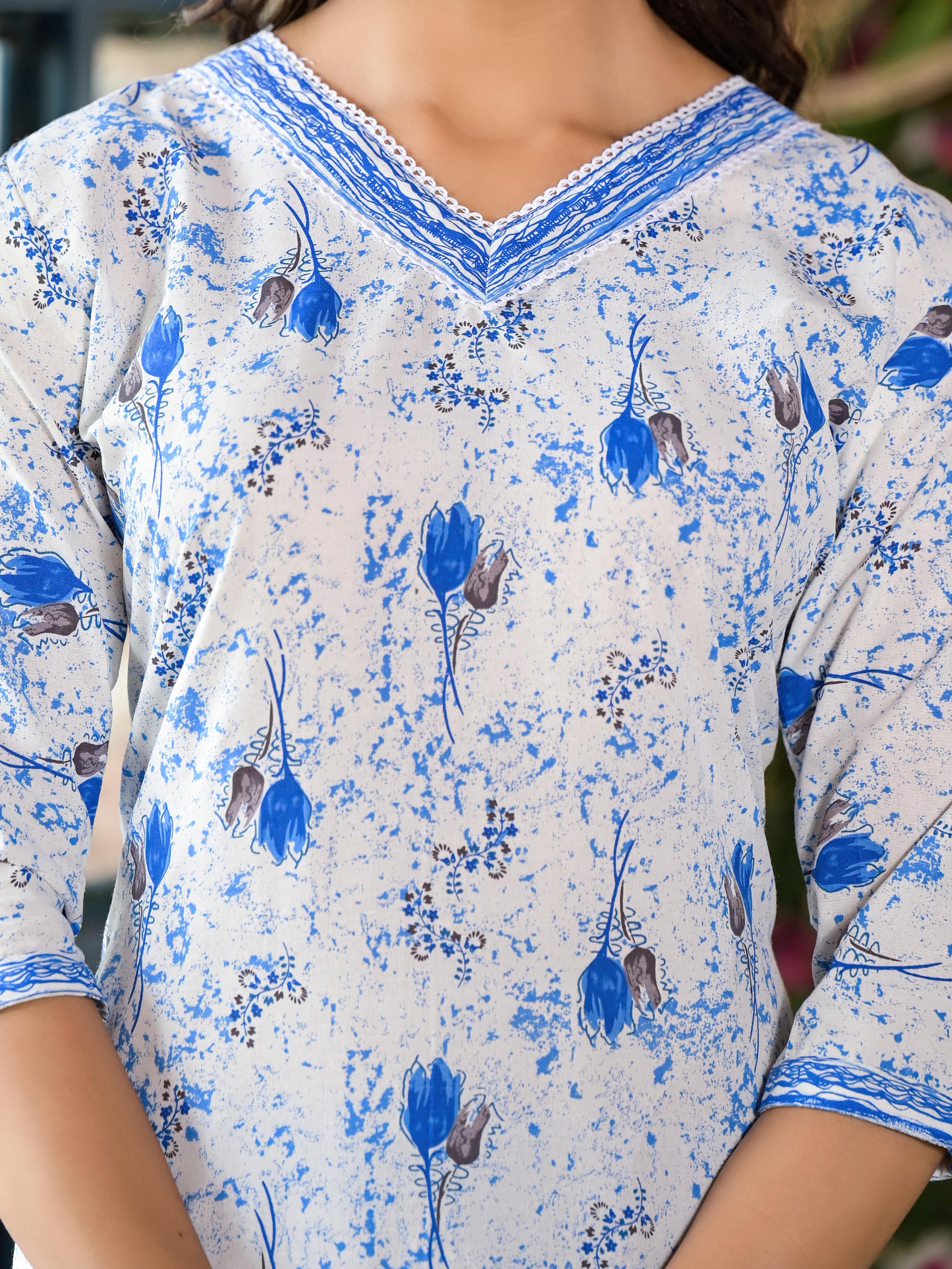 Blue Floral Printed Cotton Kurta & Pant Set With Lace