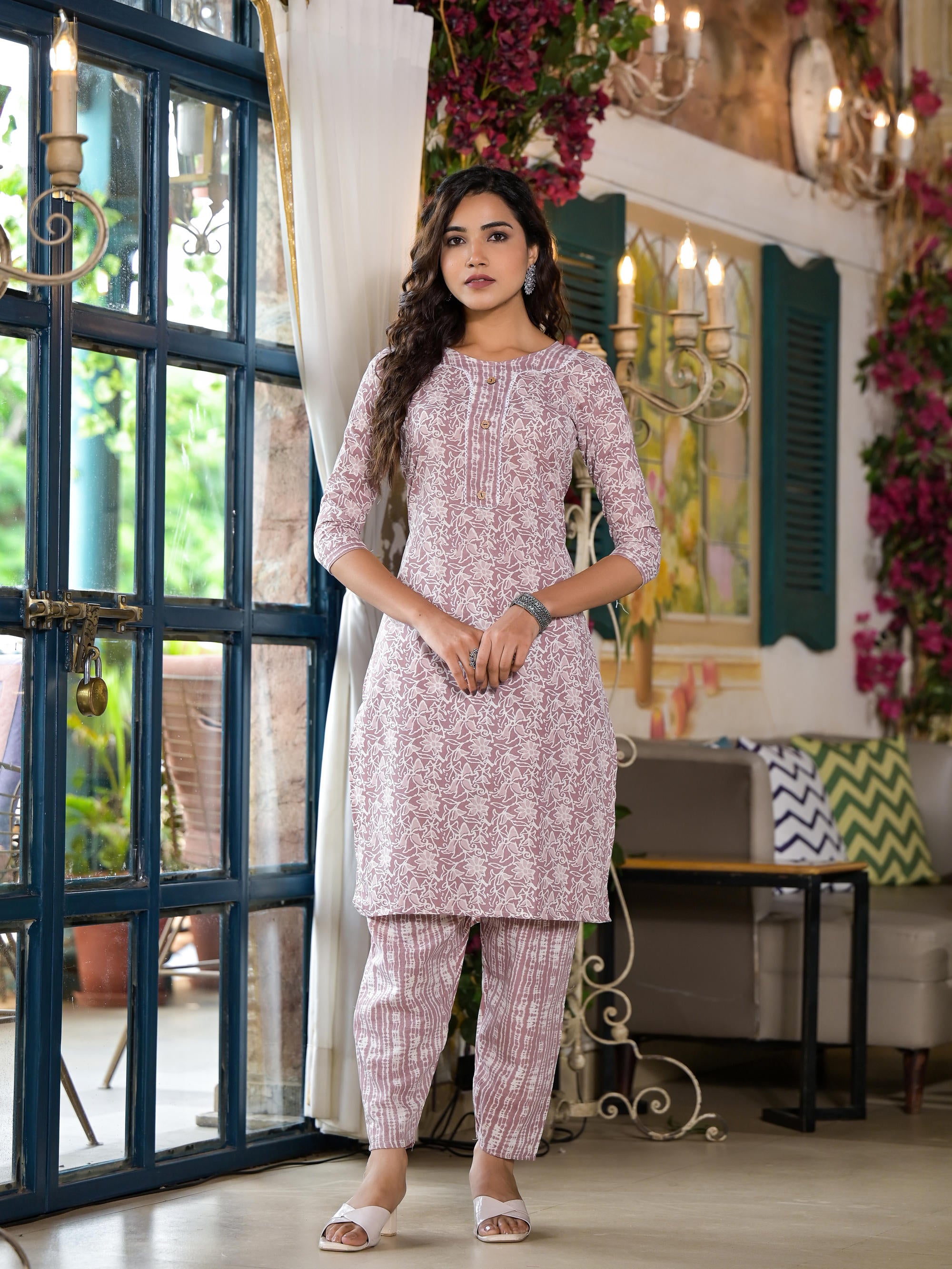 Grey Floral Printed Cotton Kurta & Pant Set With Lace & Buttons