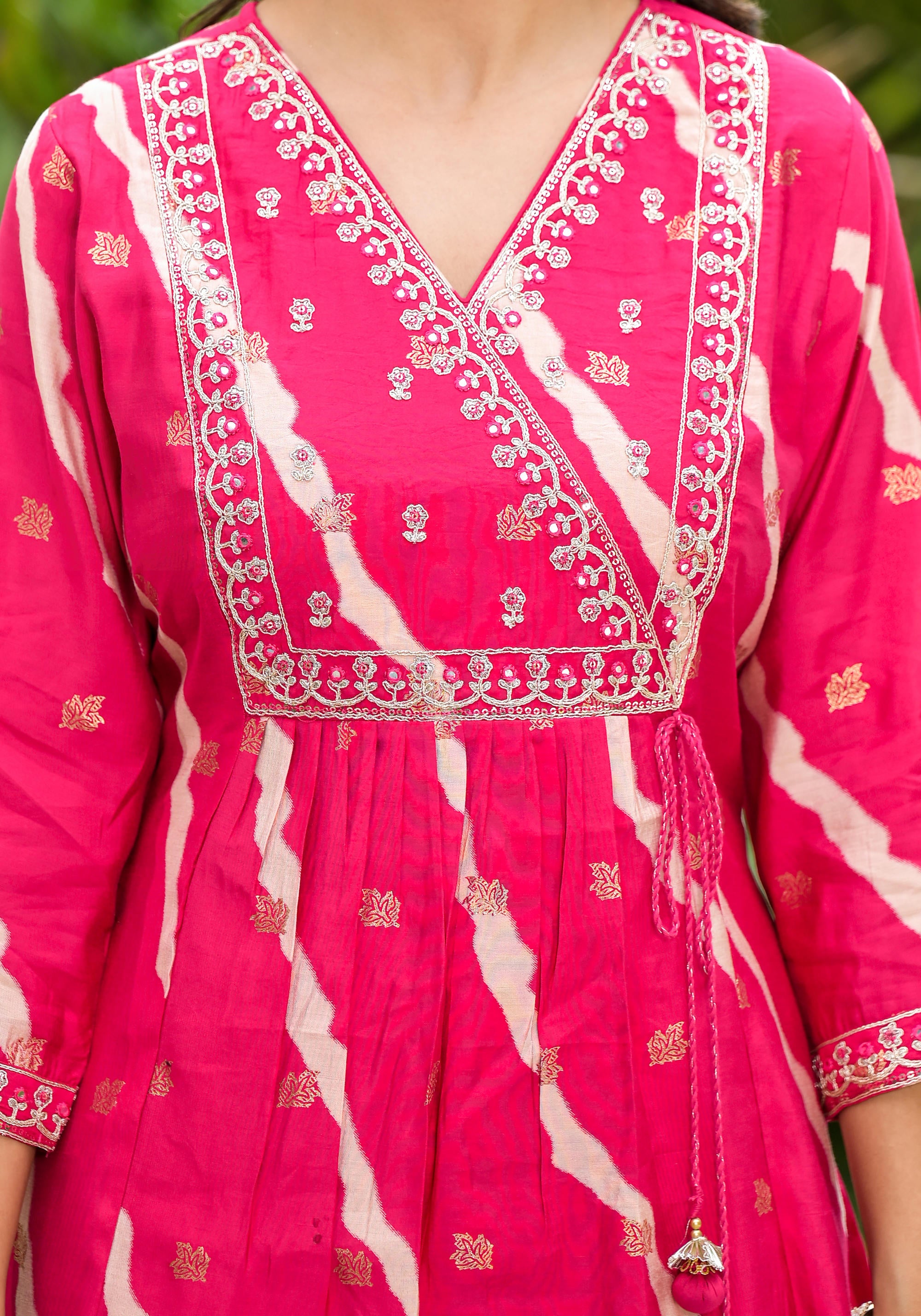 Pink Lehriya Printed Musline Kurta Set With Mirror Work & Sequins