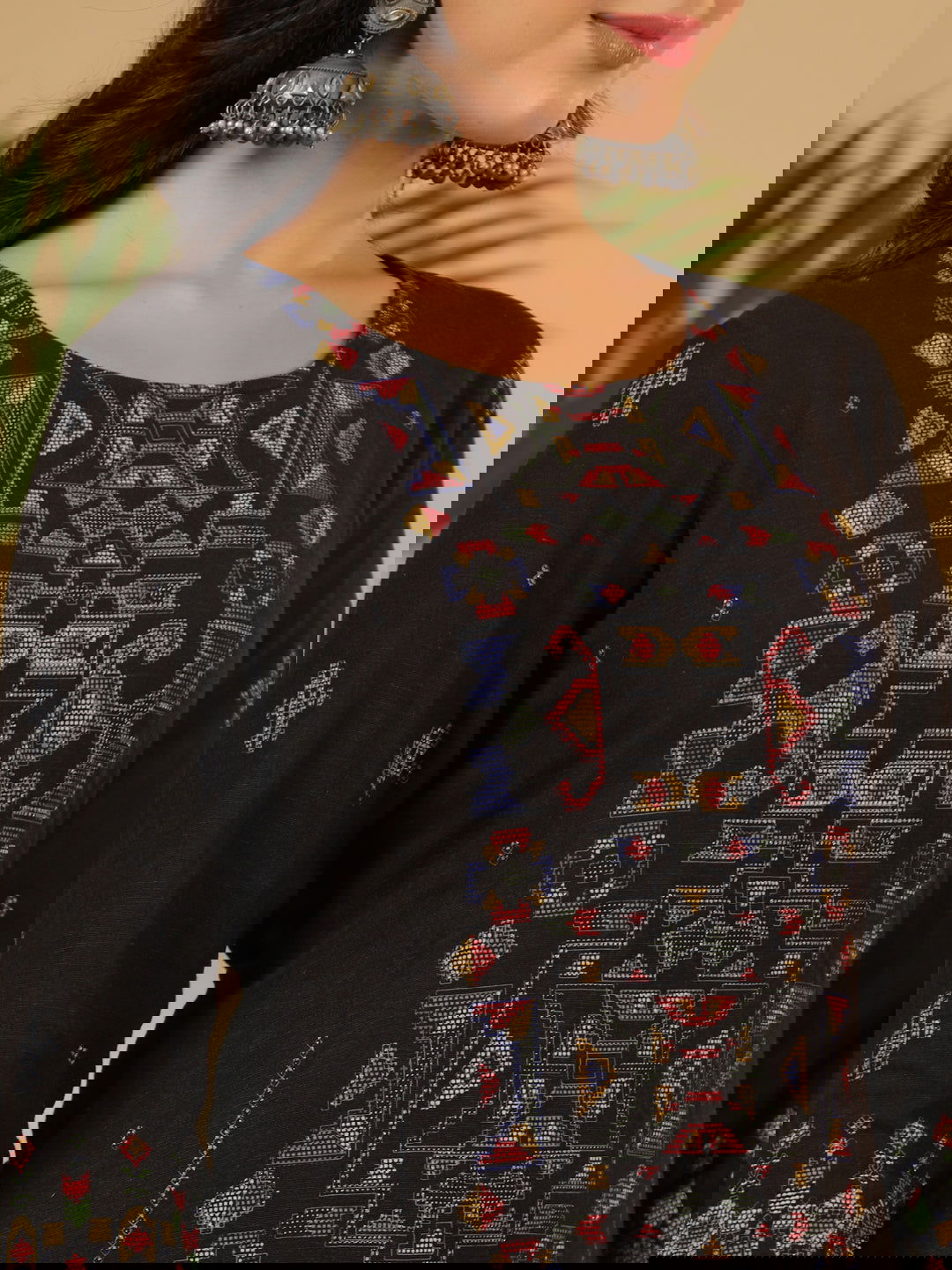 Juniper Black Ethnic Motif Printed Rayon Flex Kurta & Pants 