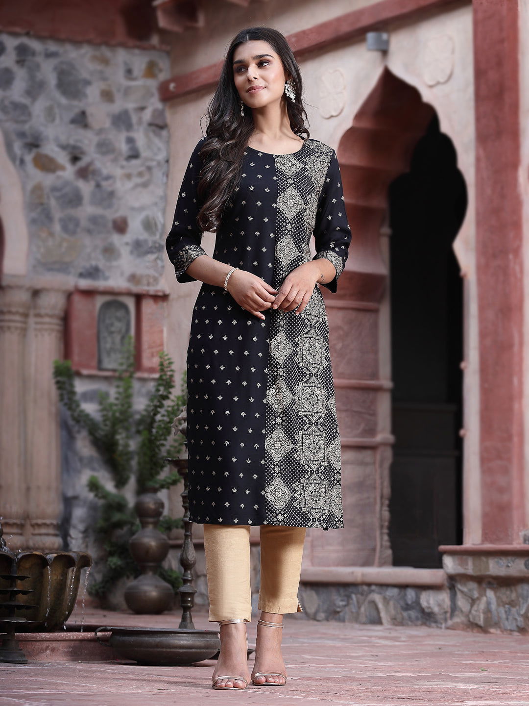Juniper Black Geometric Printed Rayon Straight Kurta 